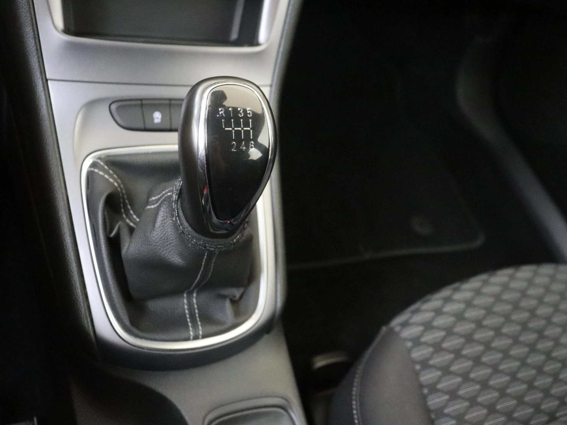 Opel-Astra-image-14