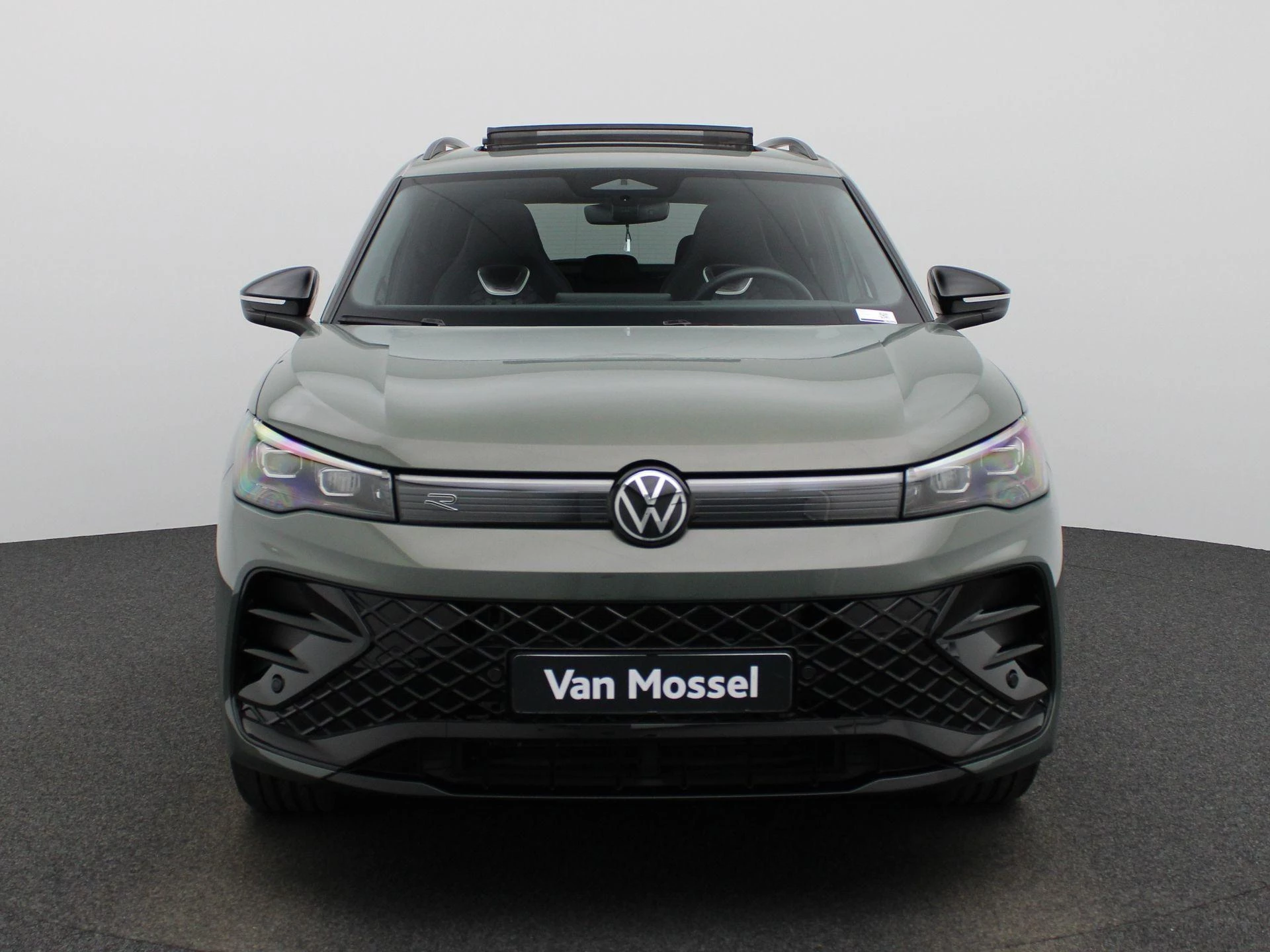 Volkswagen-Tiguan-image-2