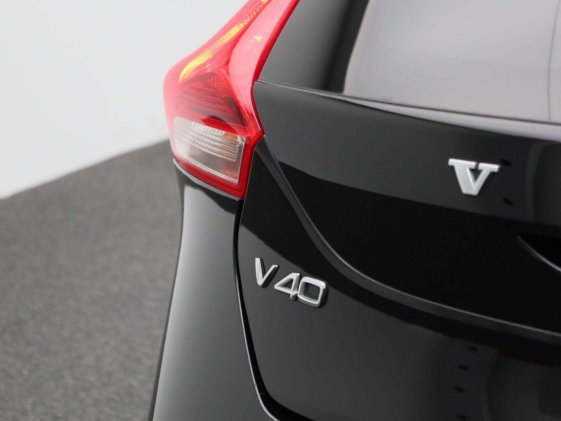 Volvo-V40-image-43