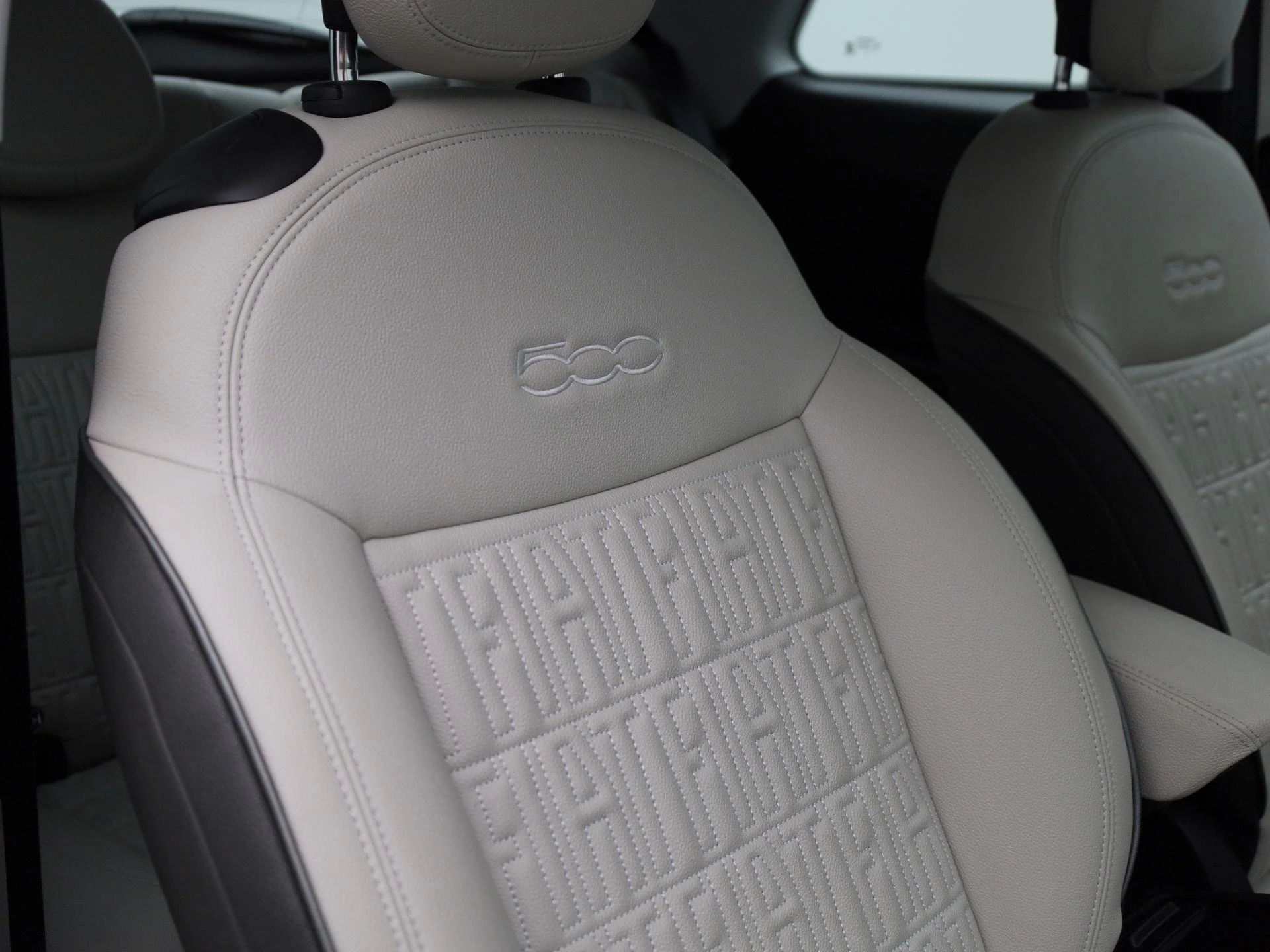 Fiat-500e-image-35