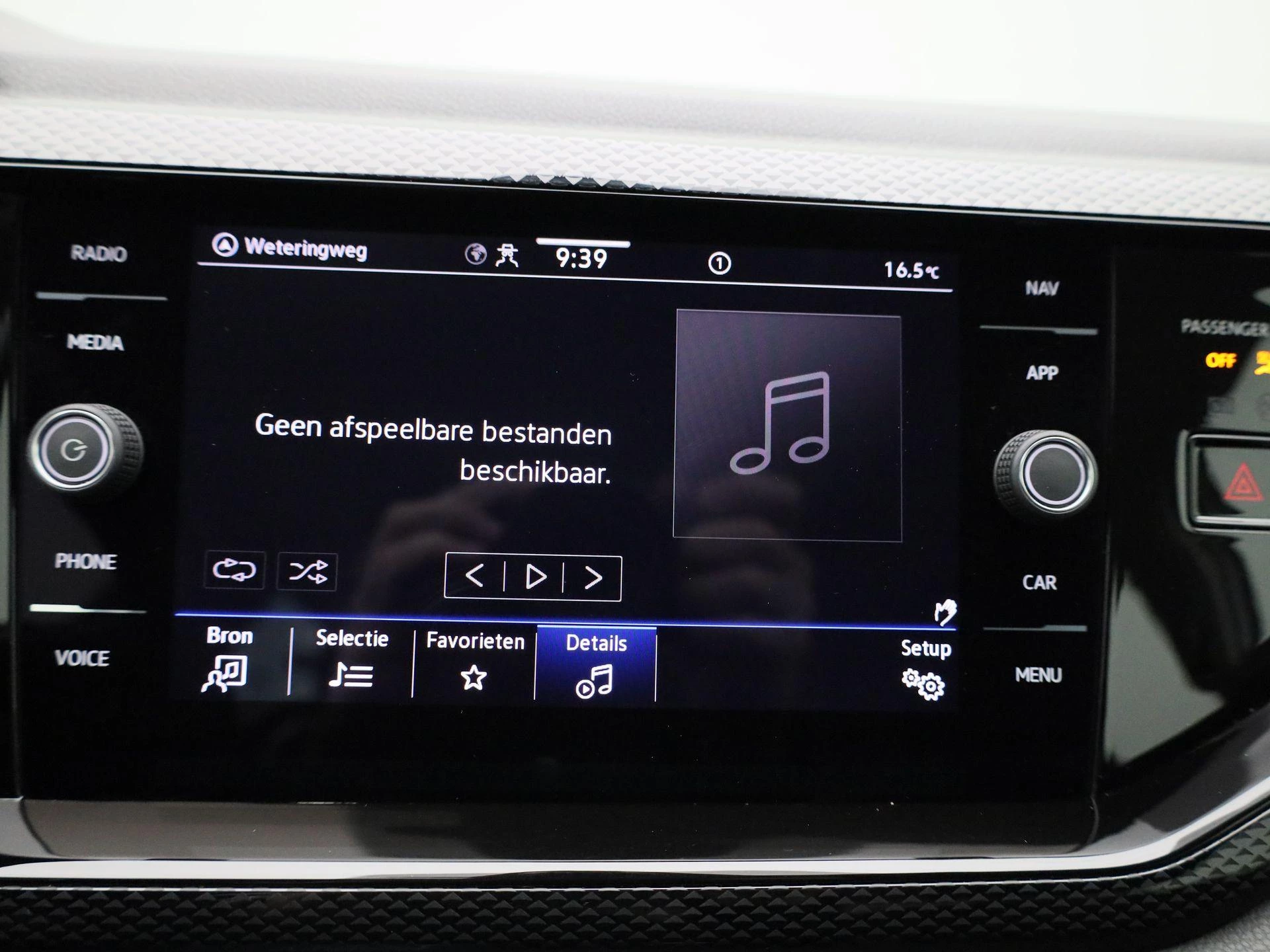 Volkswagen-Polo-image-19