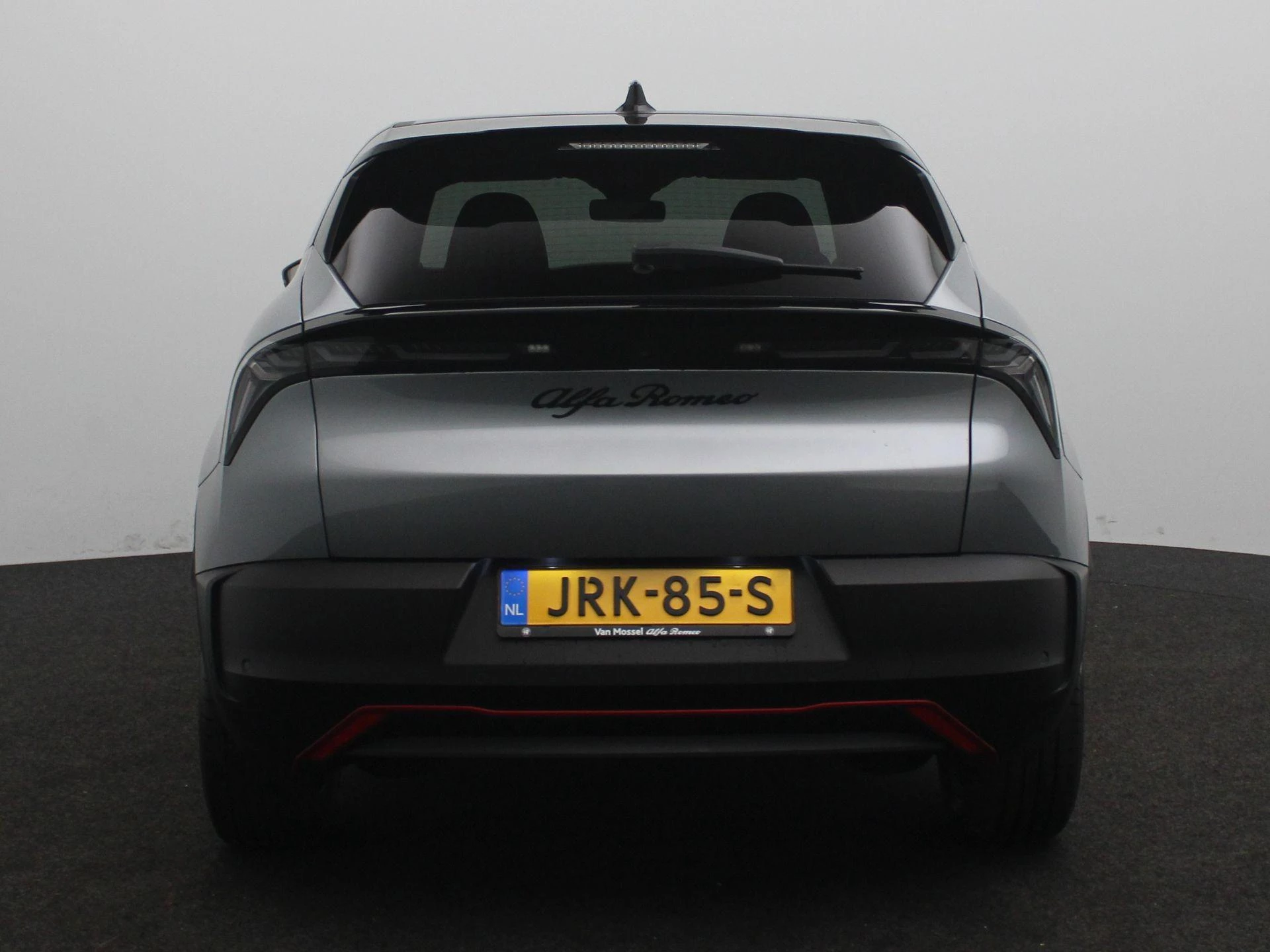 Alfa Romeo Junior Elettrica Speciale 54 kWh