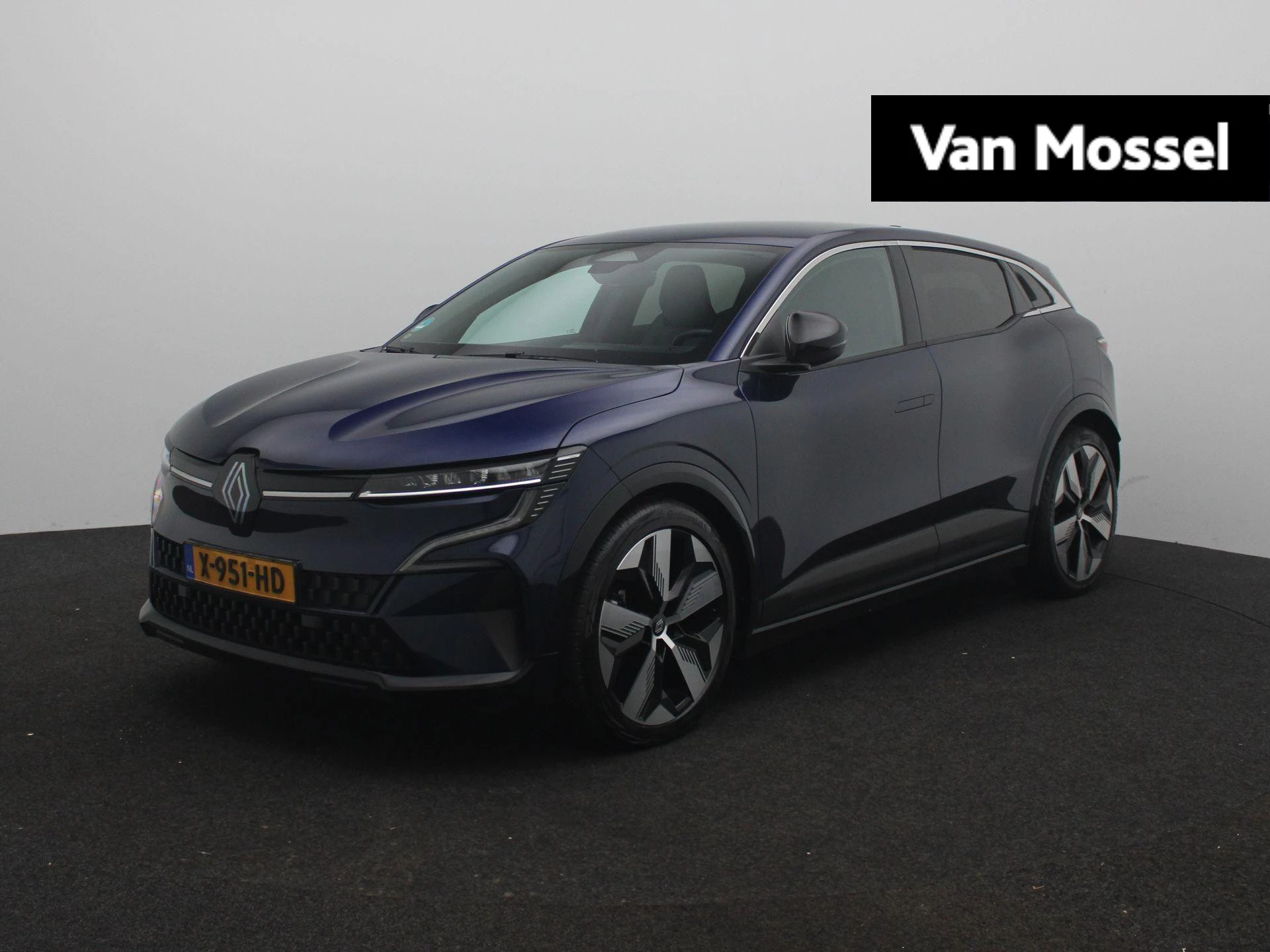 Renault-Megane E-Tech-image-0