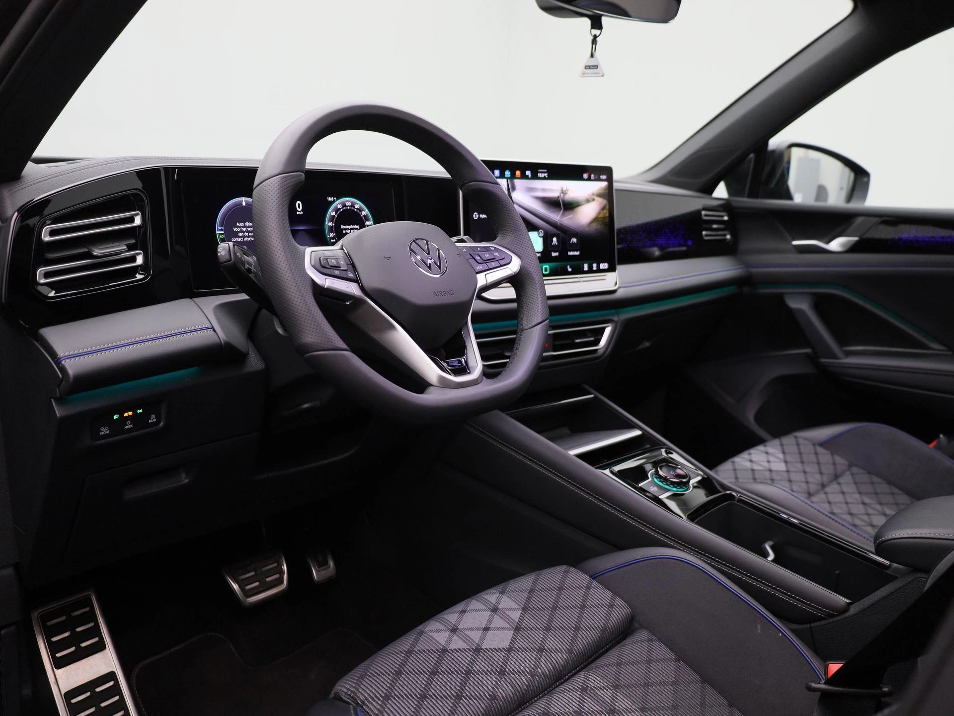 Volkswagen-Tiguan-image-36