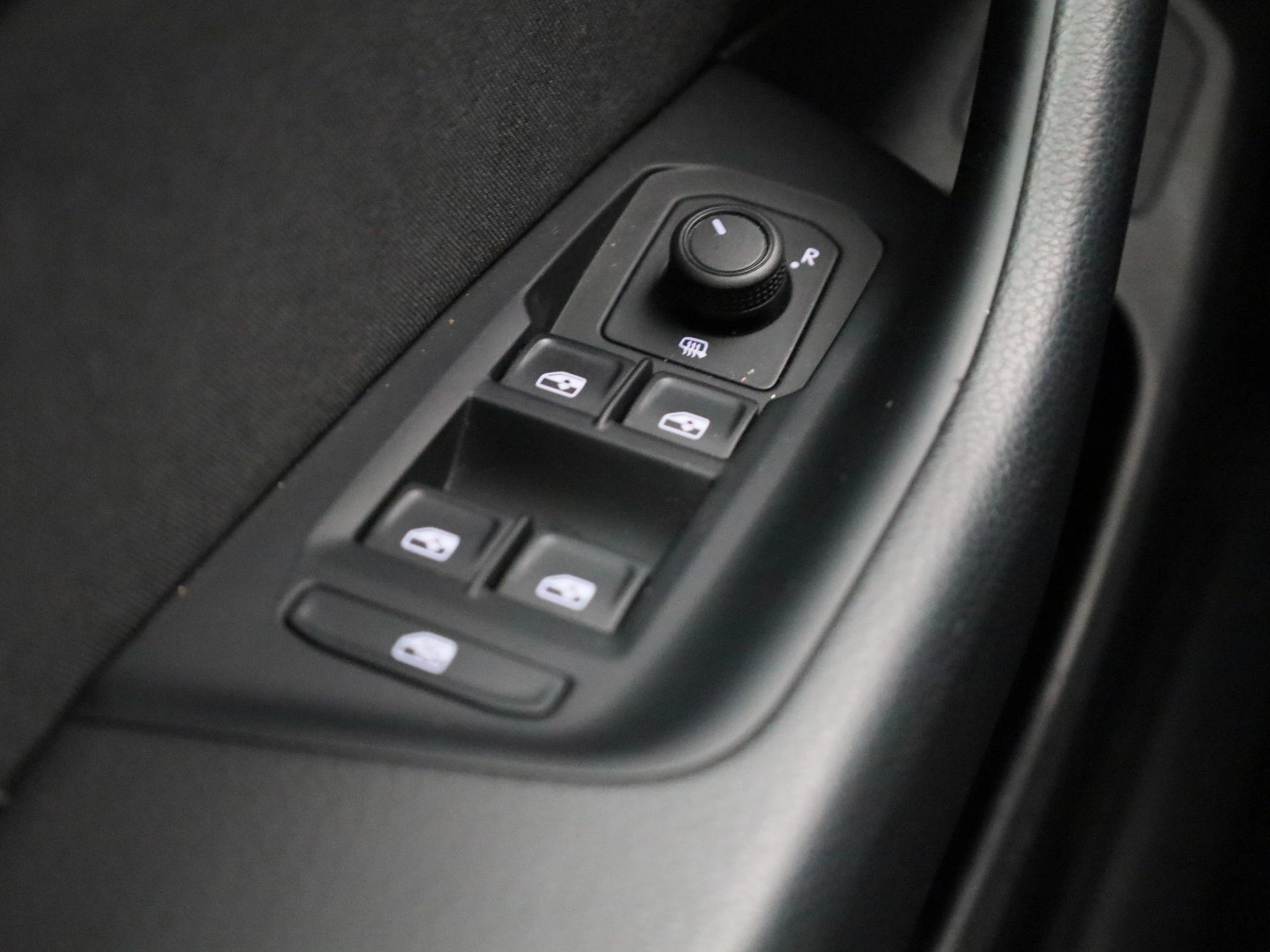 Volkswagen-Passat-image-29