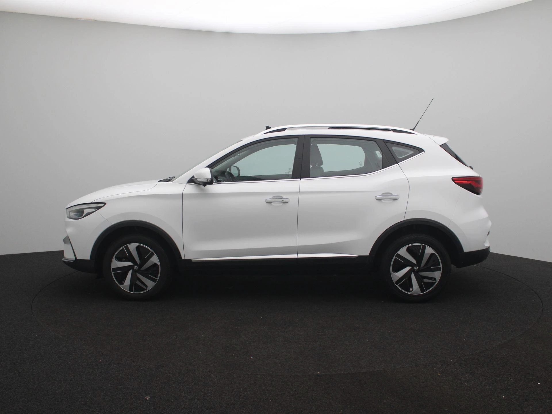 MG-ZS EV-image-4