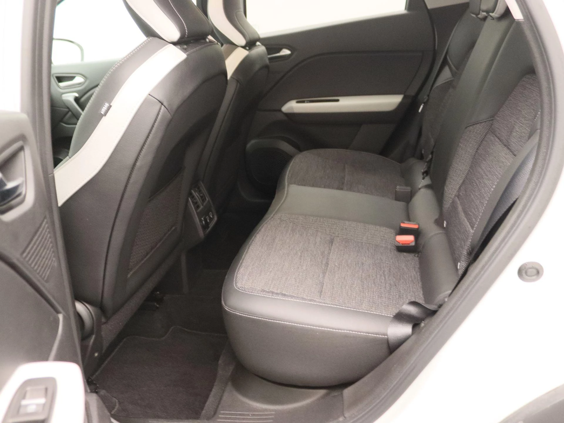 Renault-Captur-image-16