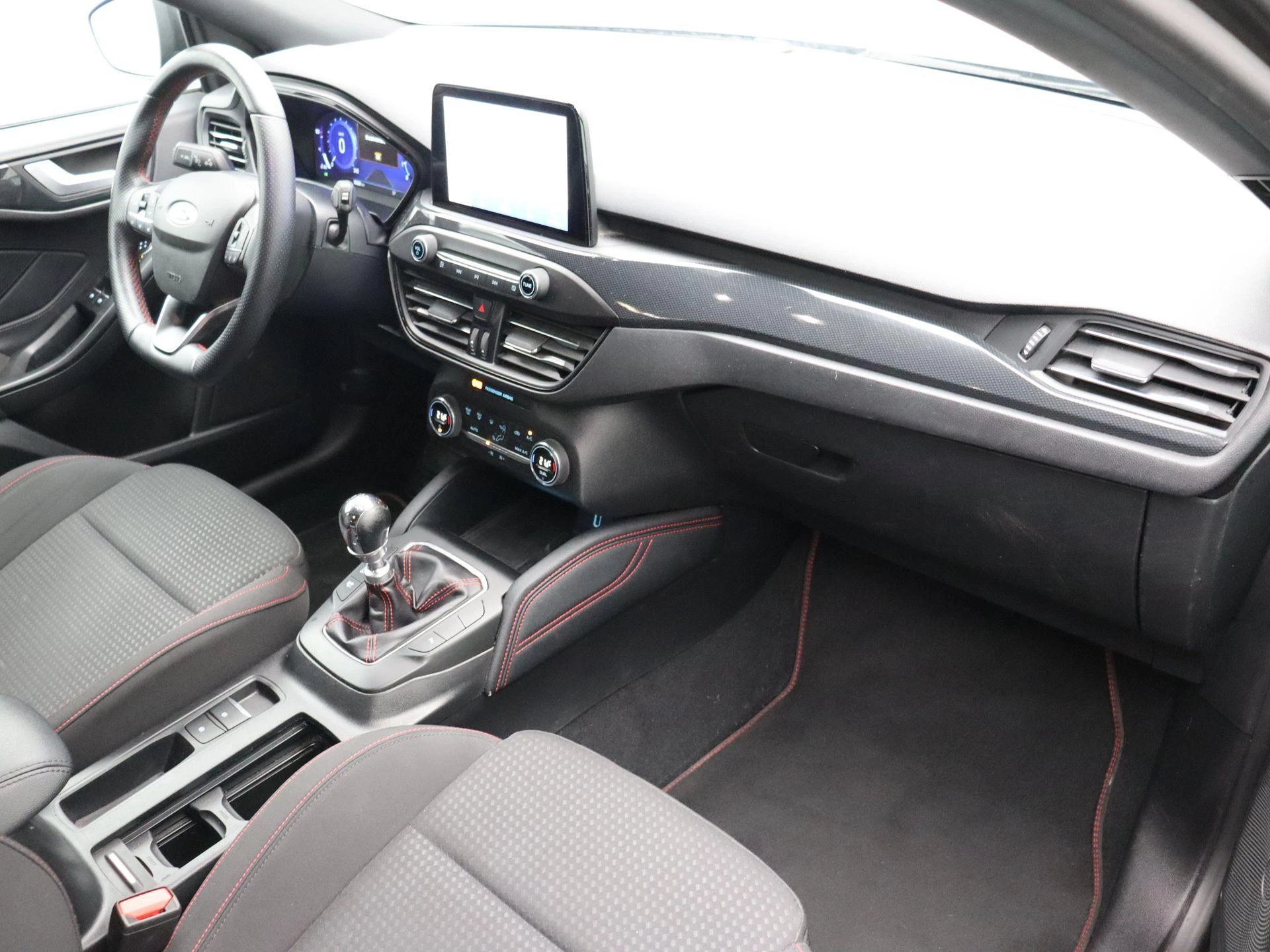 Ford Focus Wagon 1.0i EcoBoost MHEV 92kW ST-Line X
