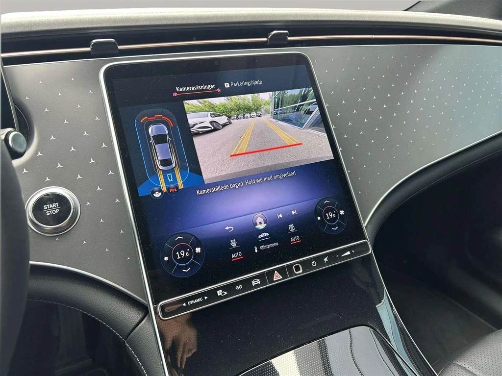 Mercedes-Benz-EQE-image-14