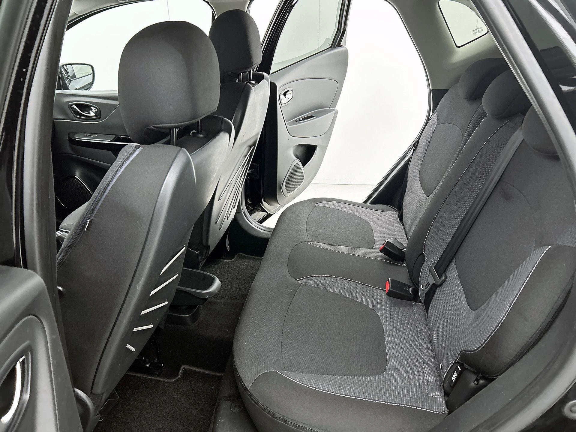 Renault-Captur-image-19