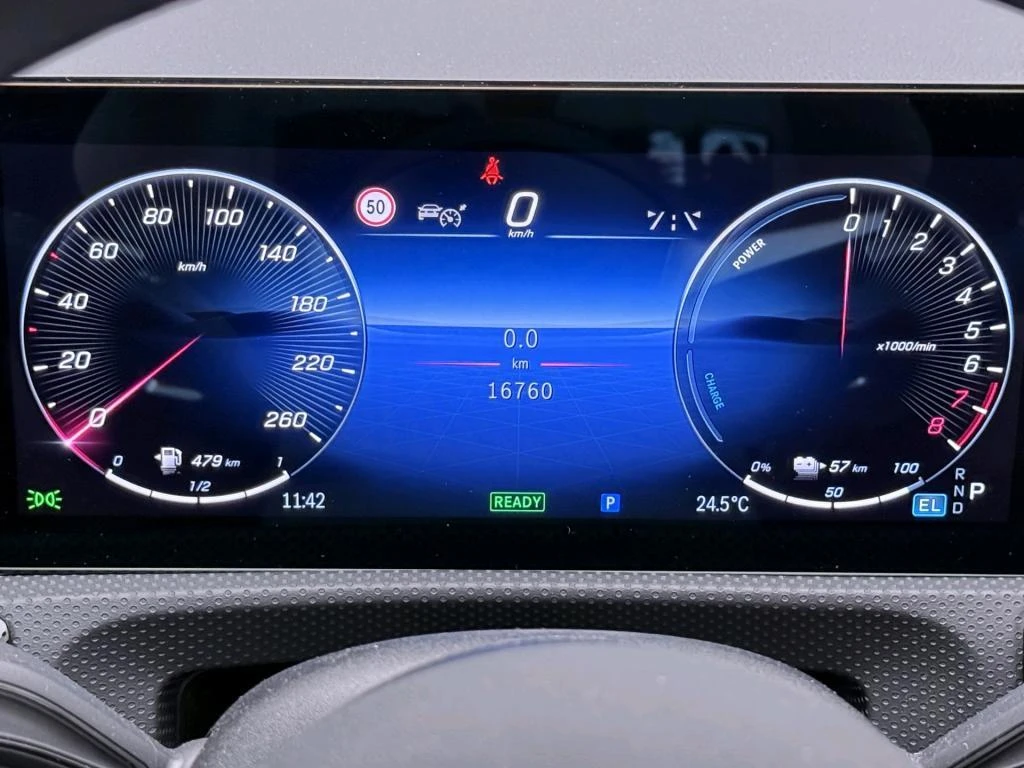 Mercedes-Benz-CLA-image-2