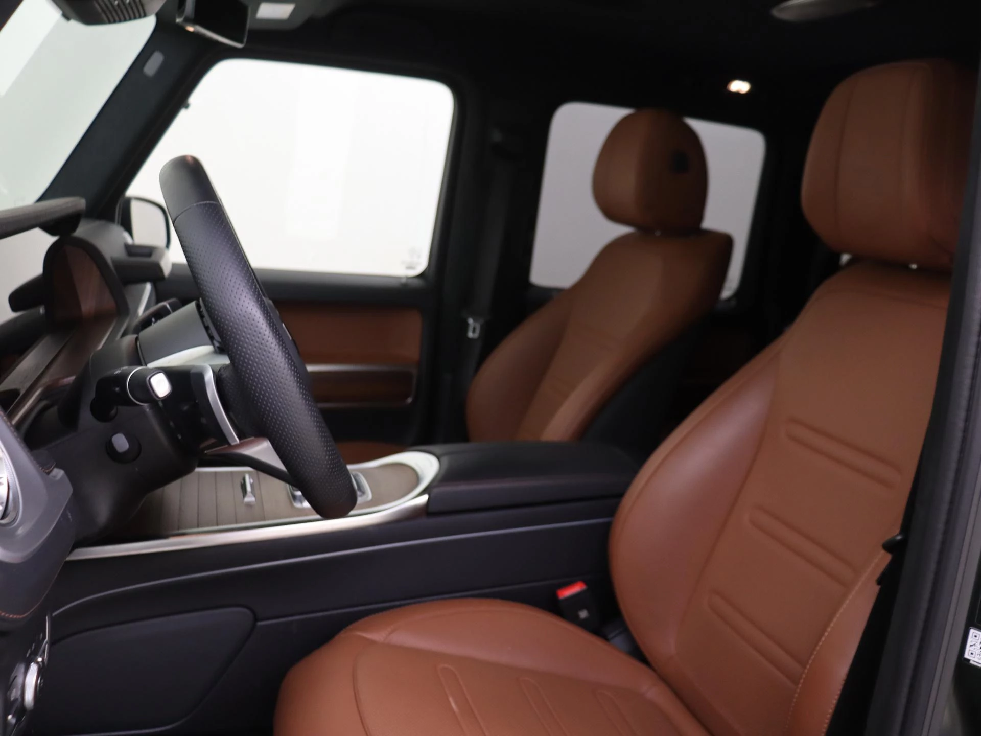 Mercedes-Benz-G-Klasse-image-10