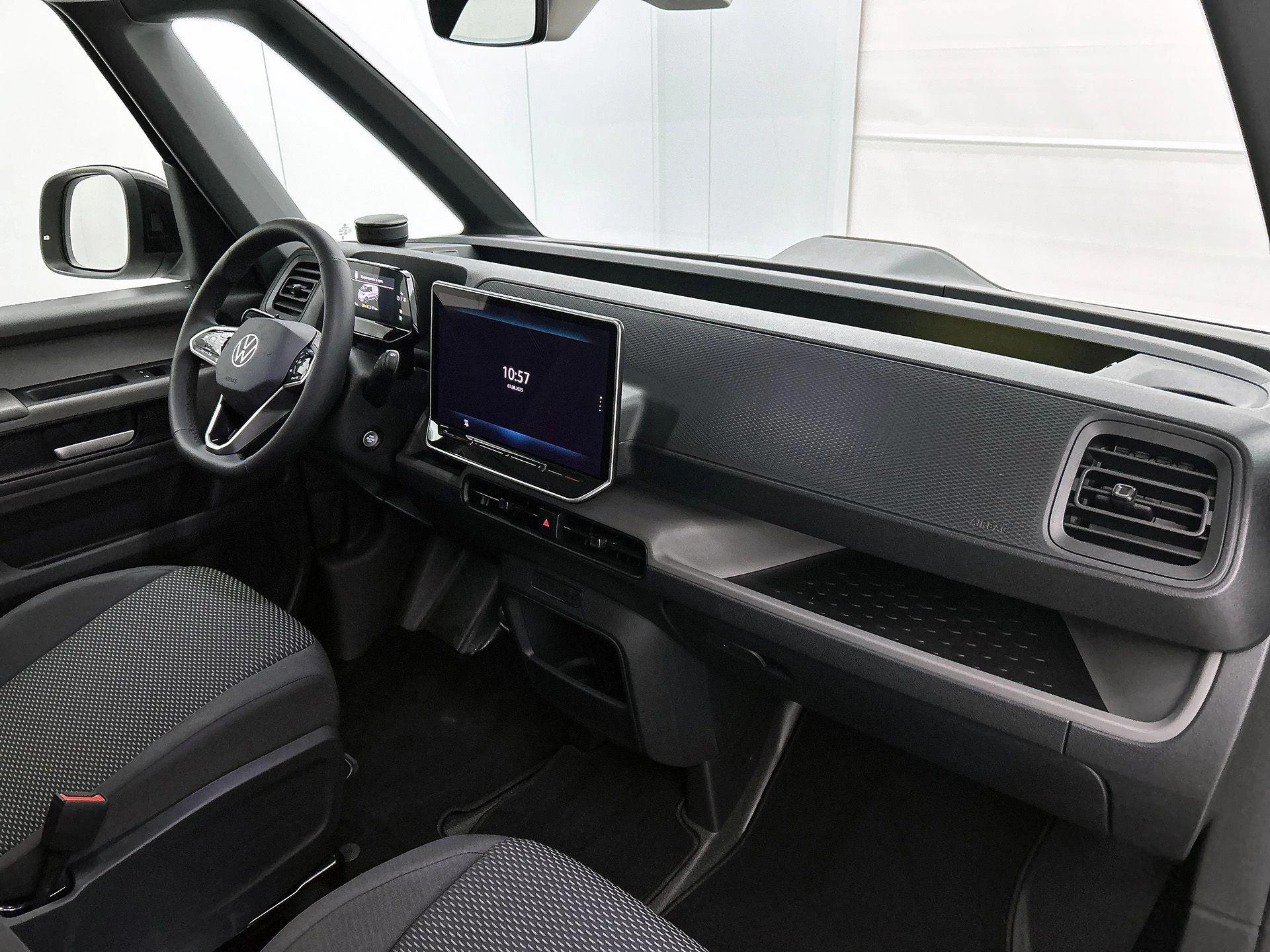 Volkswagen-ID. Buzz Cargo-image-8