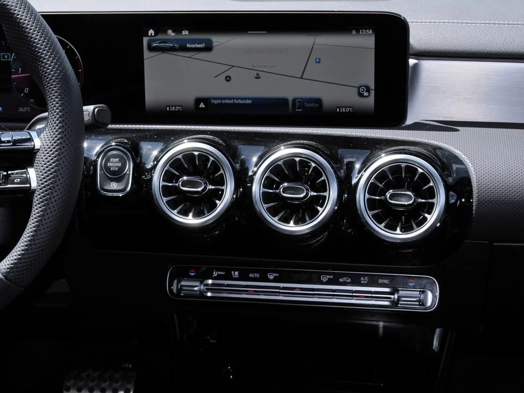 Mercedes-Benz-CLA 200 d-image-11