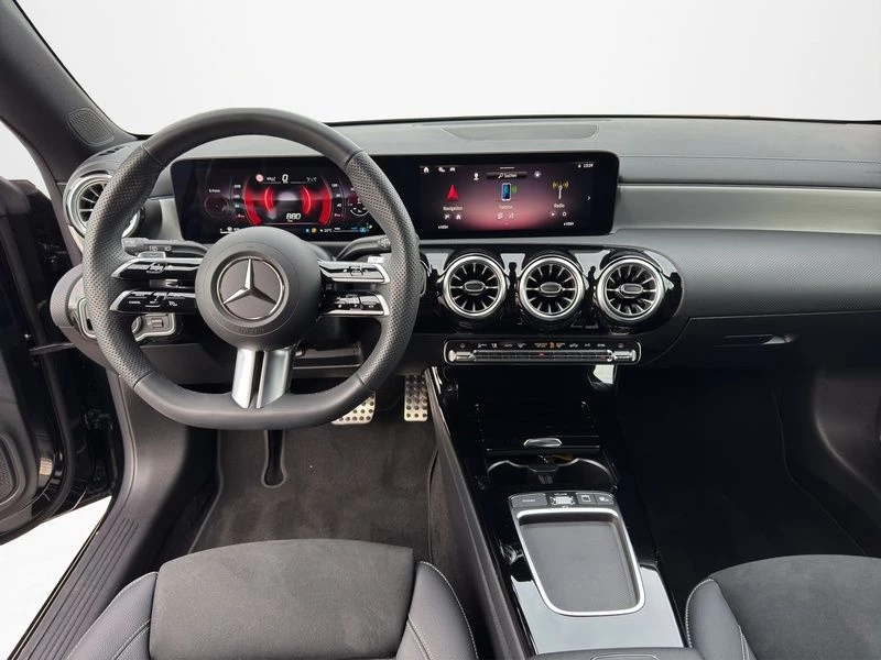 Mercedes-Benz CLA 200 SB AMG NIGHT AHK DISTRO LED NAVI AMG LineX118 CLA 200 SB AMG NIGHT AHK DISTRO LED NAVI AMG Line
