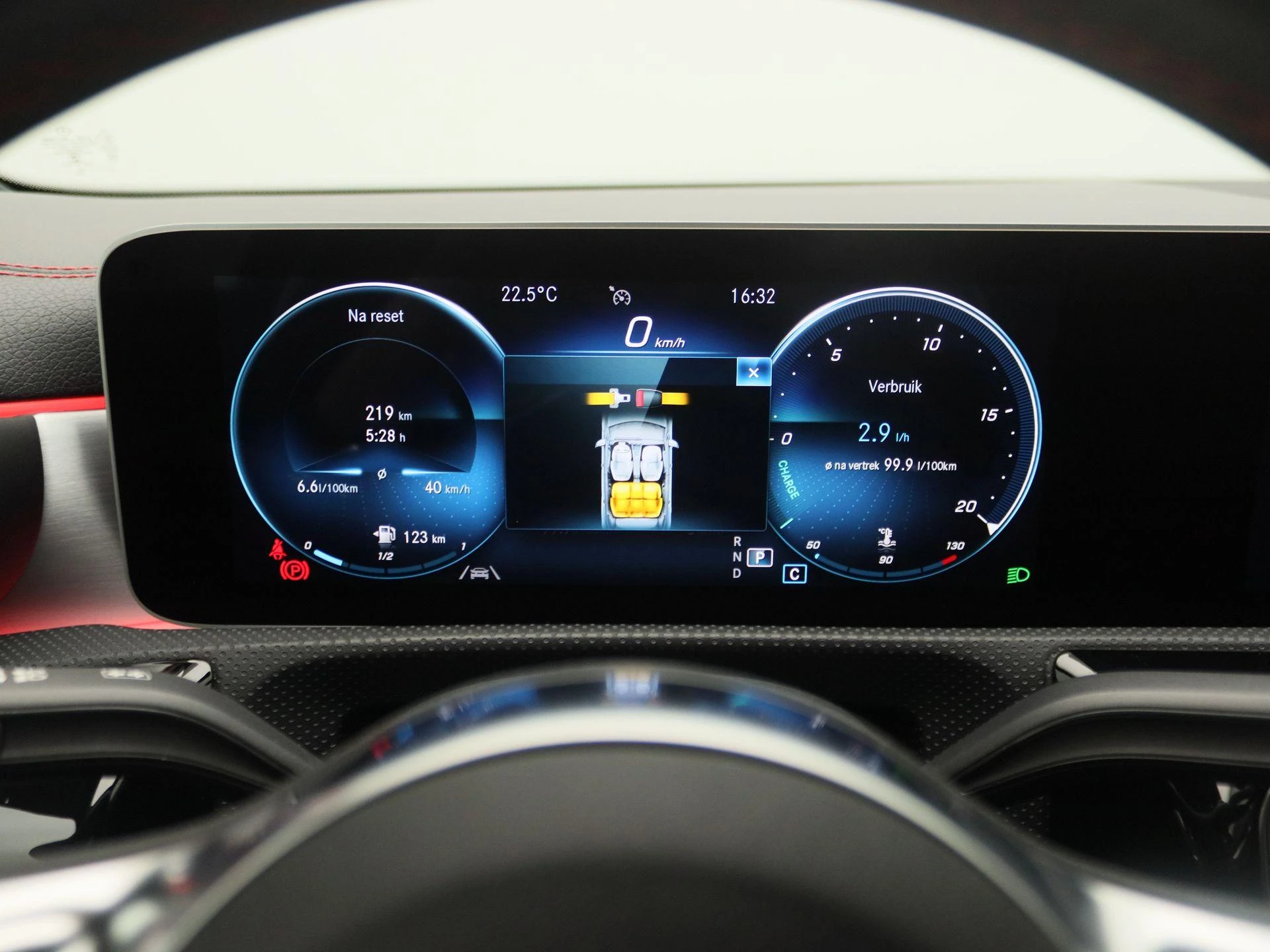 Mercedes-Benz-CLA-image-7