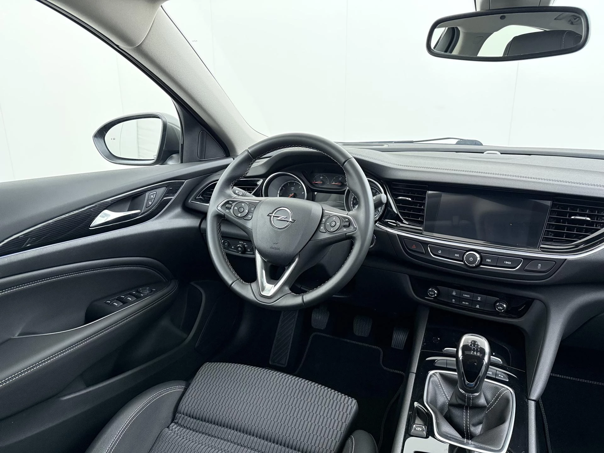 Opel-Insignia-image-16