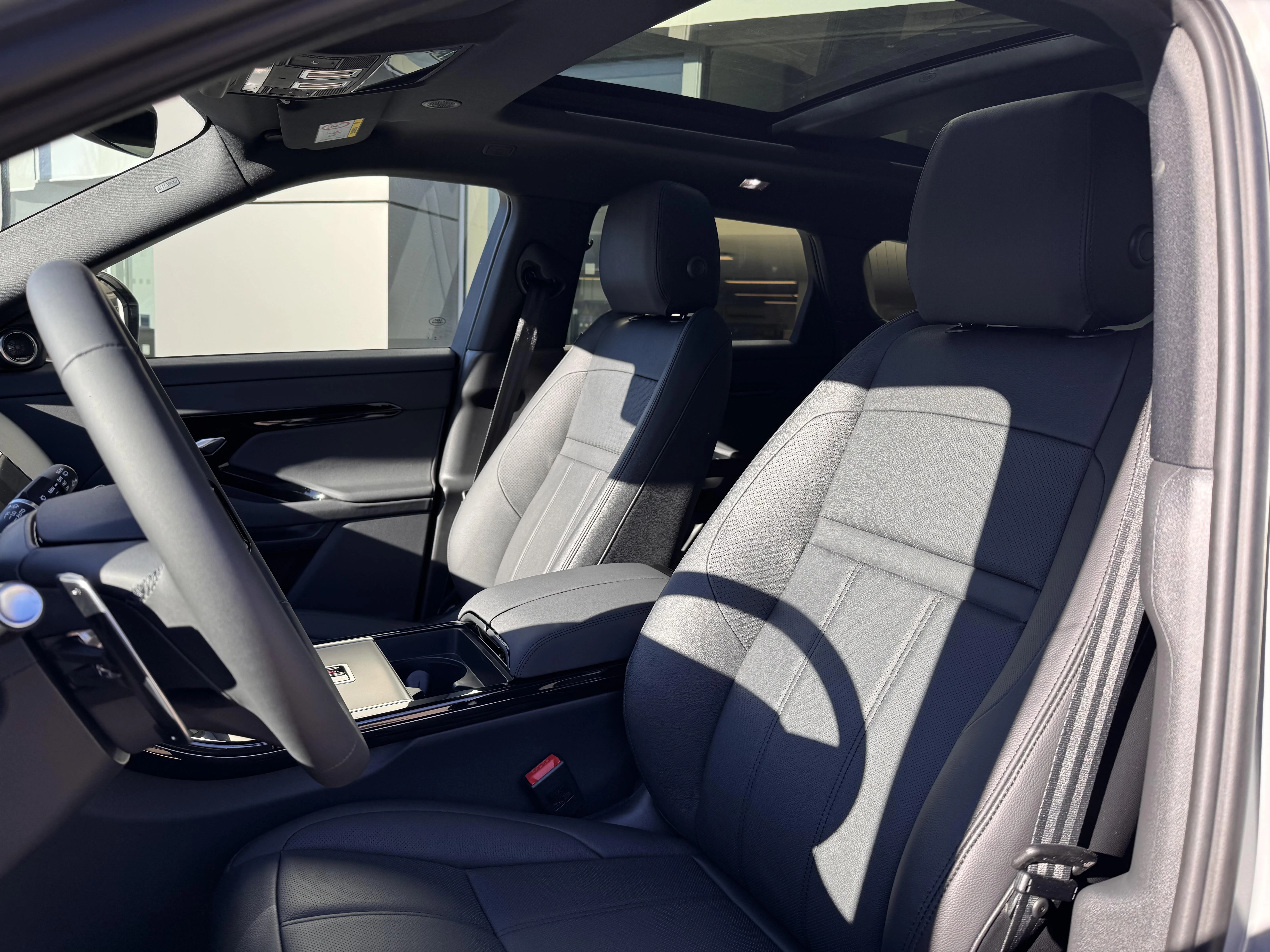 Land Rover Range Rover Evoque P270e Dynamic SE AWD Auto. 26MY