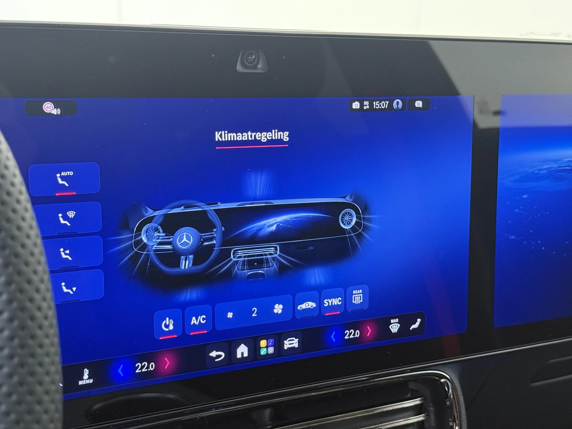 Mercedes-Benz-CLA-image-18