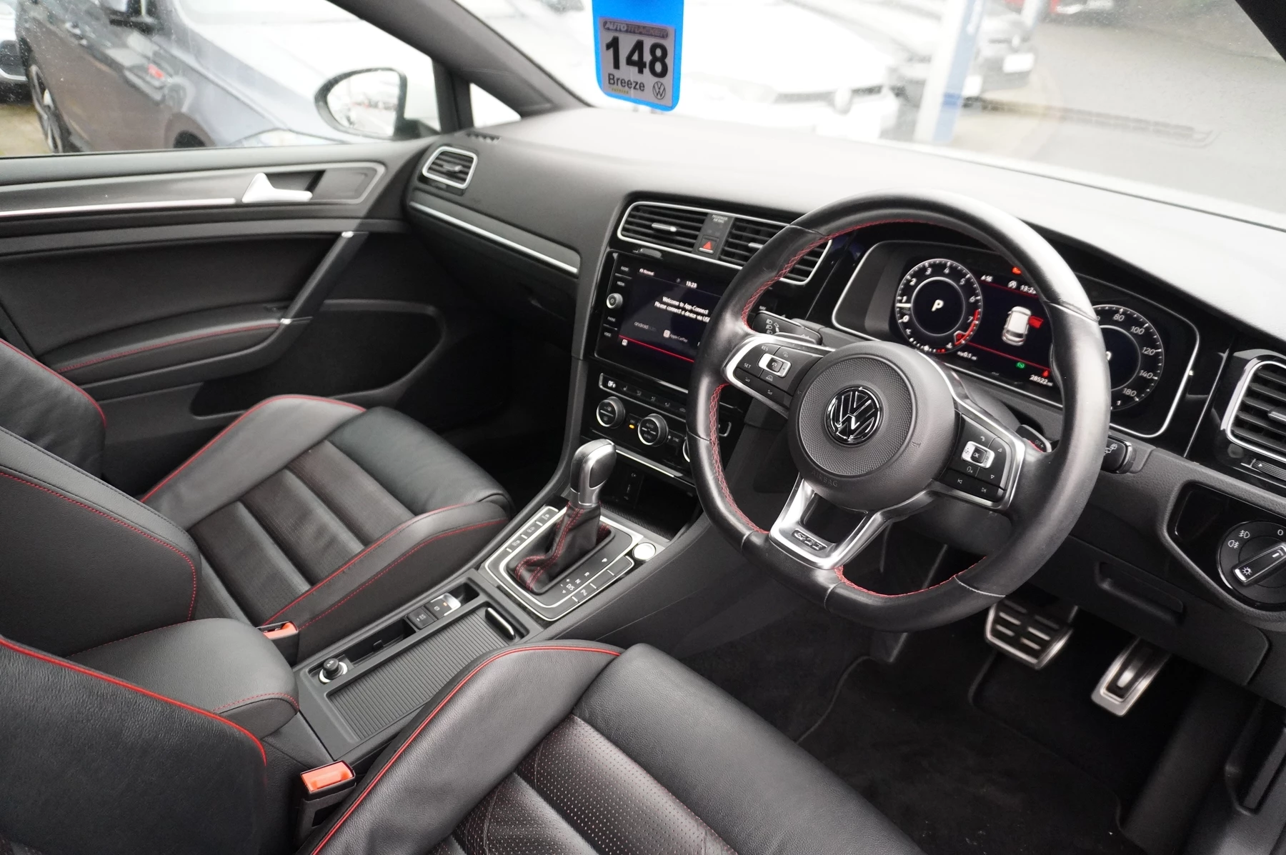 Volkswagen-Golf-image-5