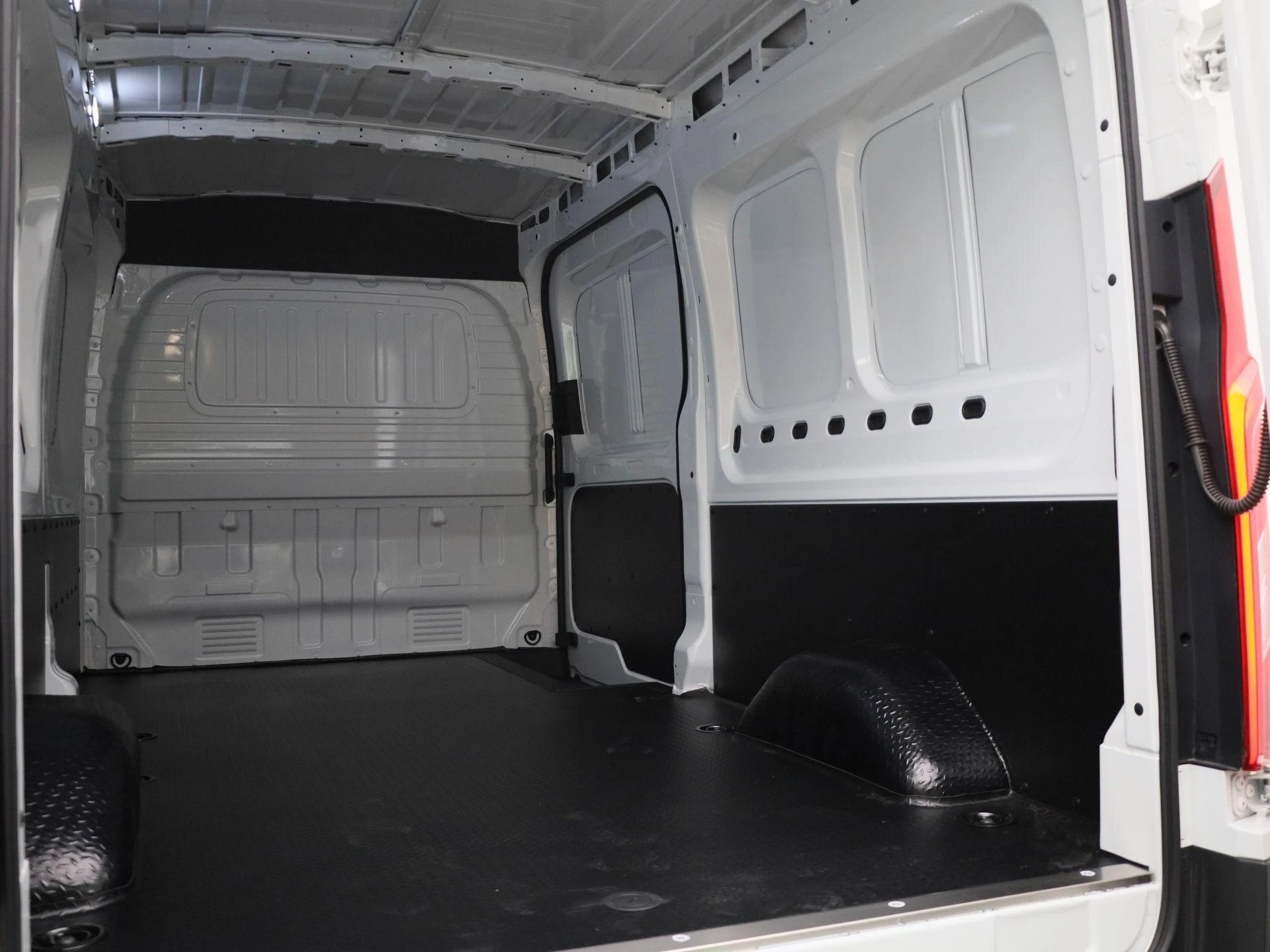 Maxus eDeliver9 L3H2 Business DEAL 89 kWh