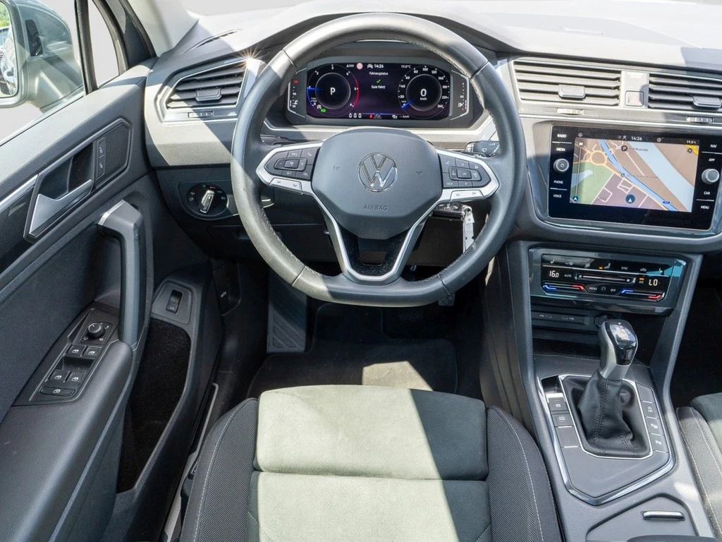 Volkswagen Tiguan 2.0 TDI DSG Elegance AHK, Pano, ZGV