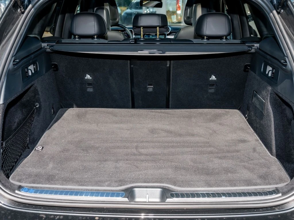 Mercedes-Benz-GLC 220 d-image-15