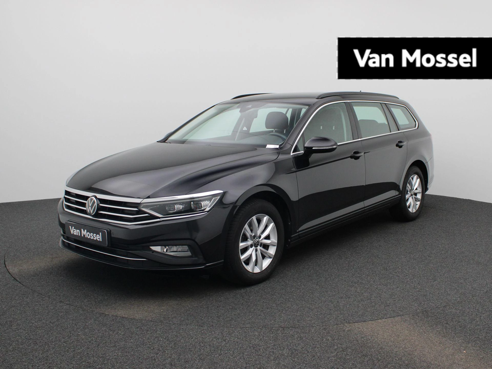 Volkswagen-Passat-image-0
