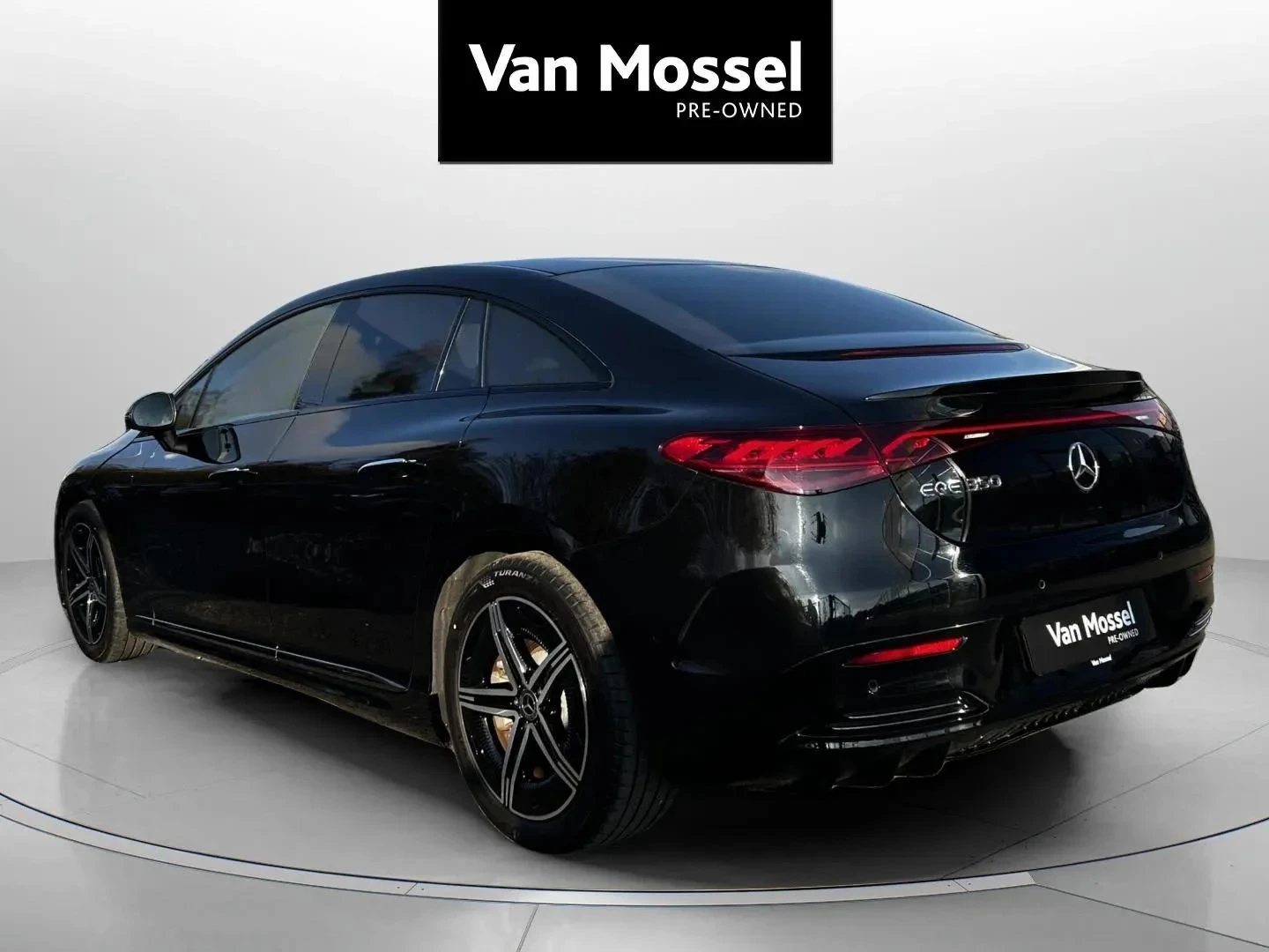 Mercedes-Benz-EQE-image-6