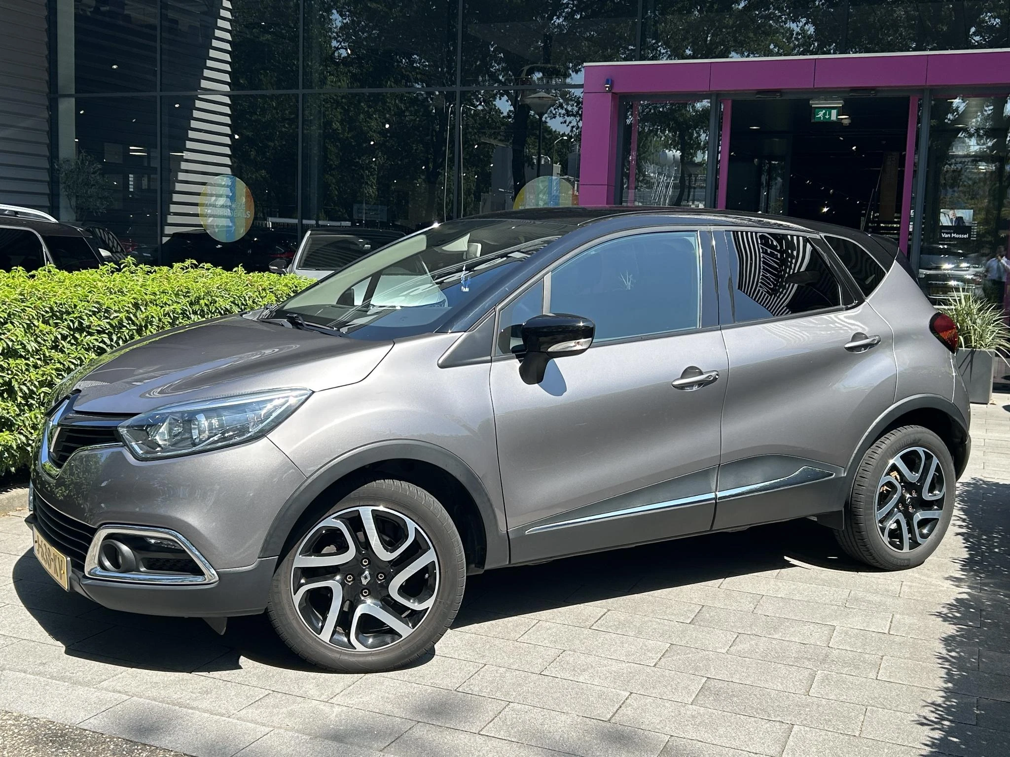 Renault-Captur-image-1