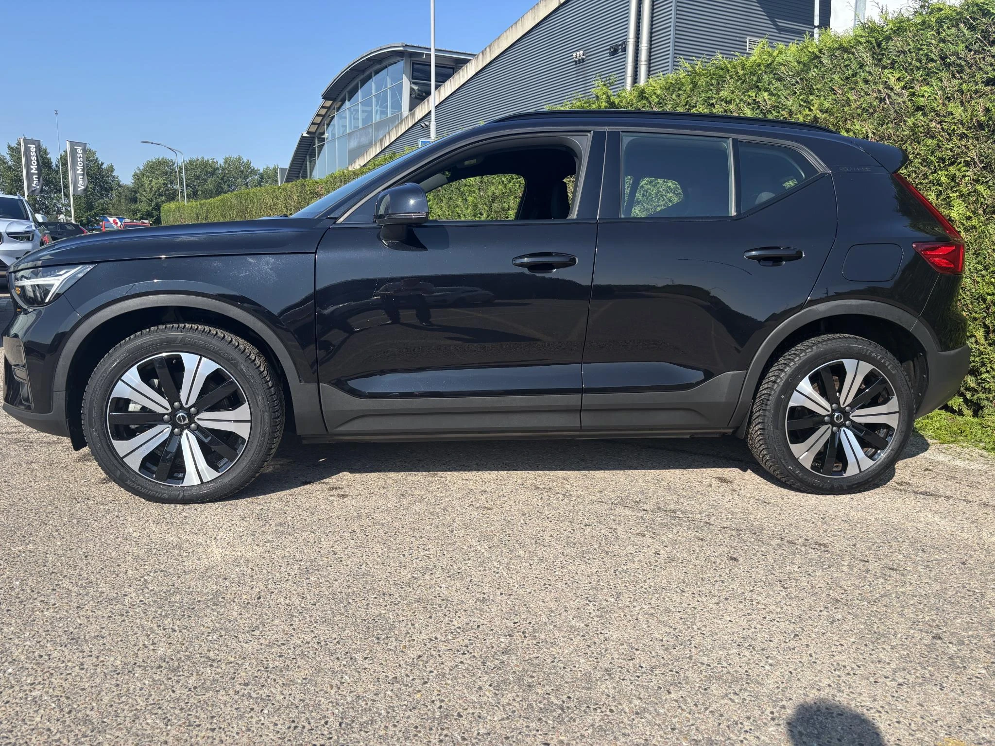 Volvo-XC40-image-2