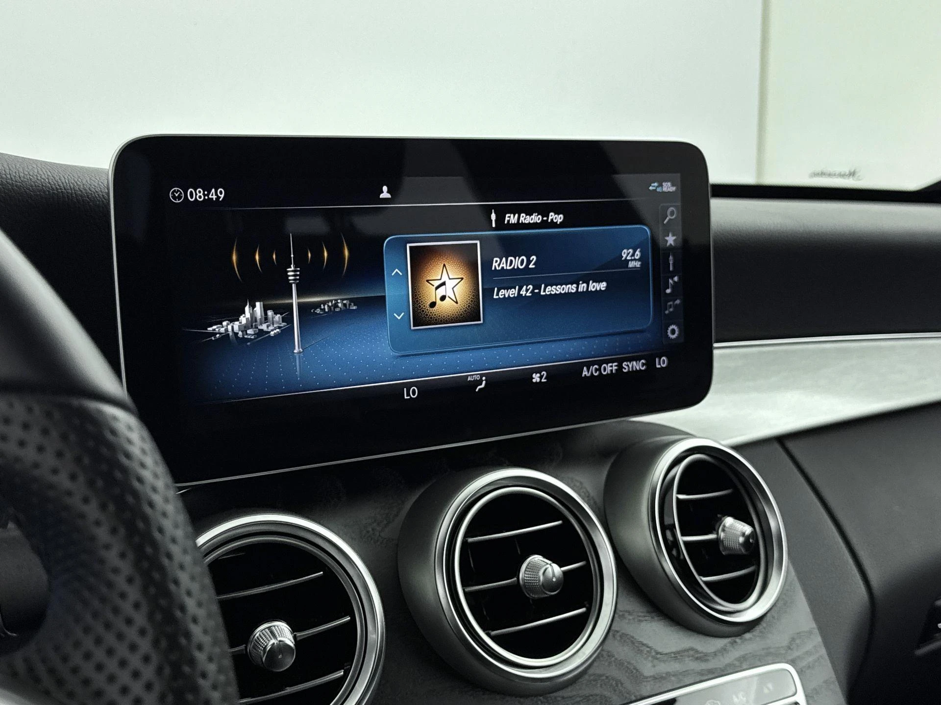 Mercedes-Benz-C-Klasse-image-6