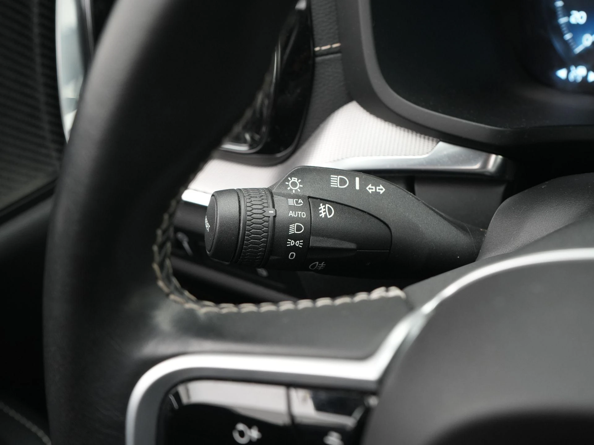 Volvo-V60-image-32