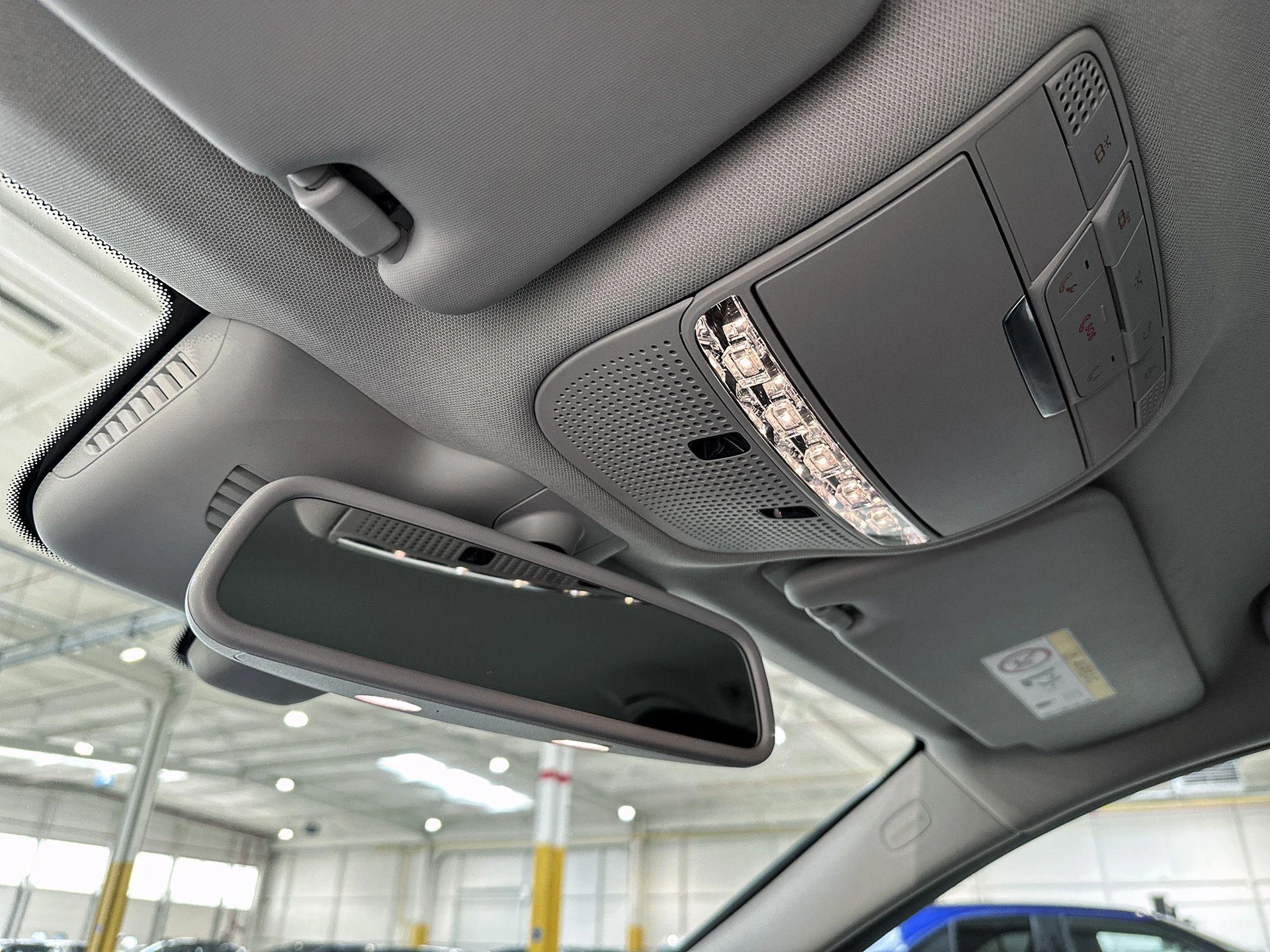 Mercedes-Benz-C-Klasse-image-27