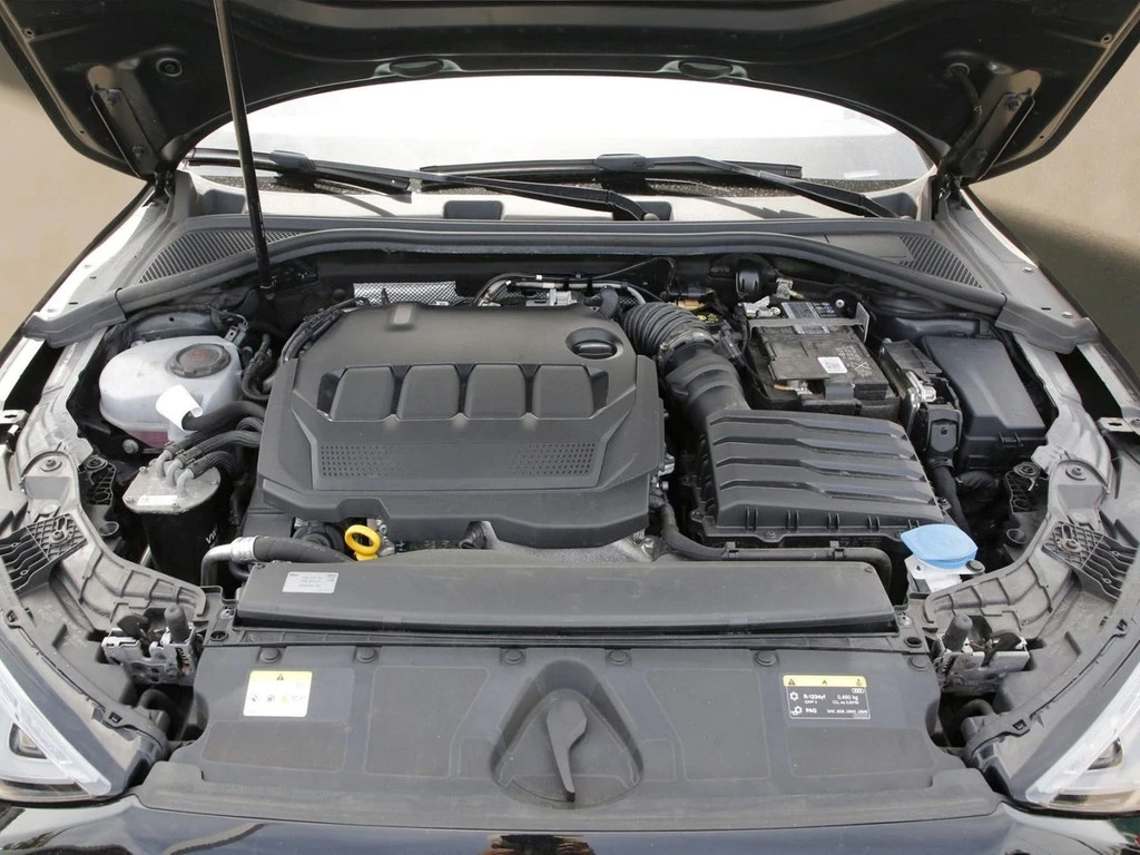 Audi A3 Sportback 30 TDI basis NAVI+VC RFK+PDC KLIMAA