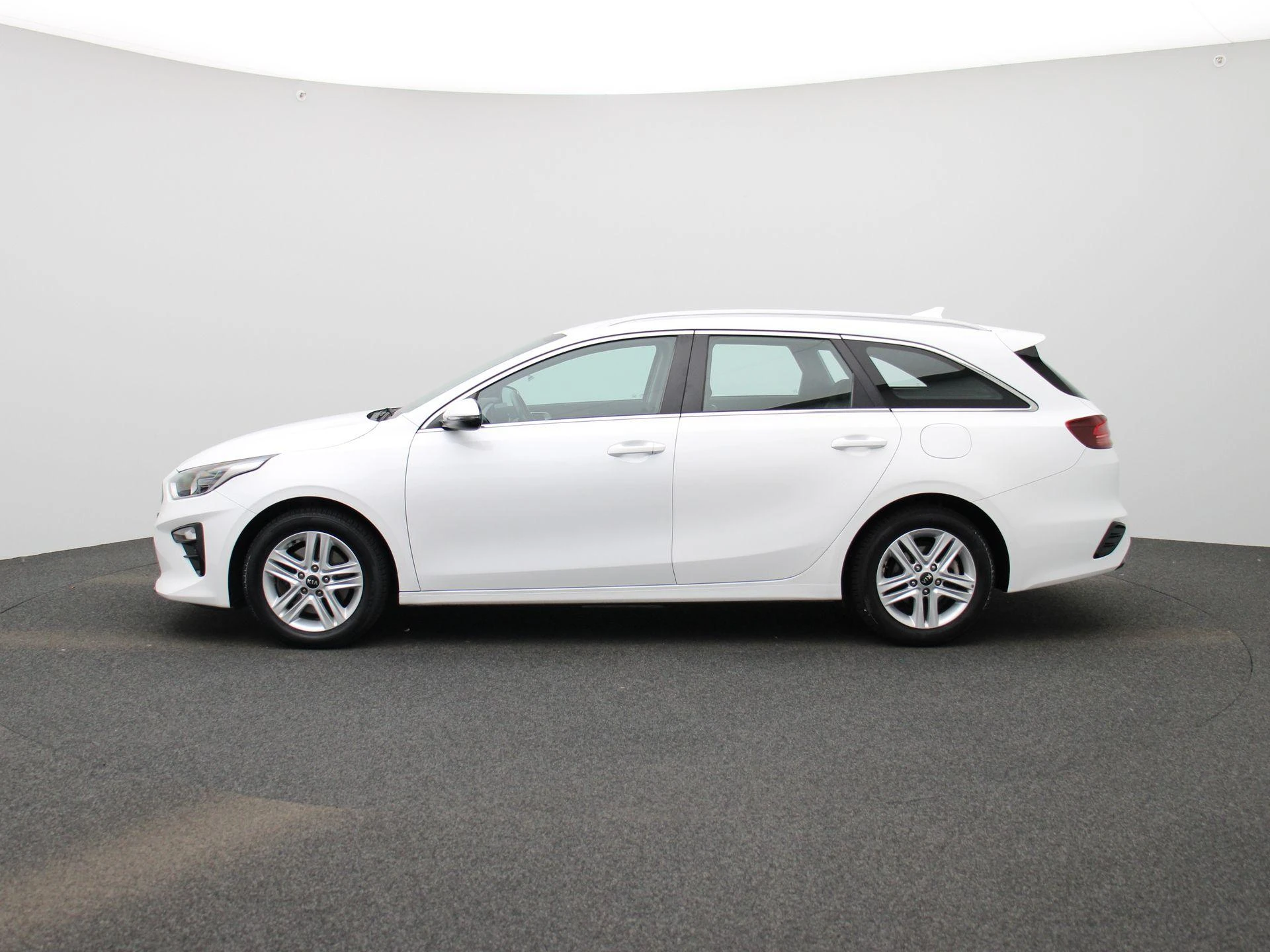 Kia-Ceed Sportswagon-image-3