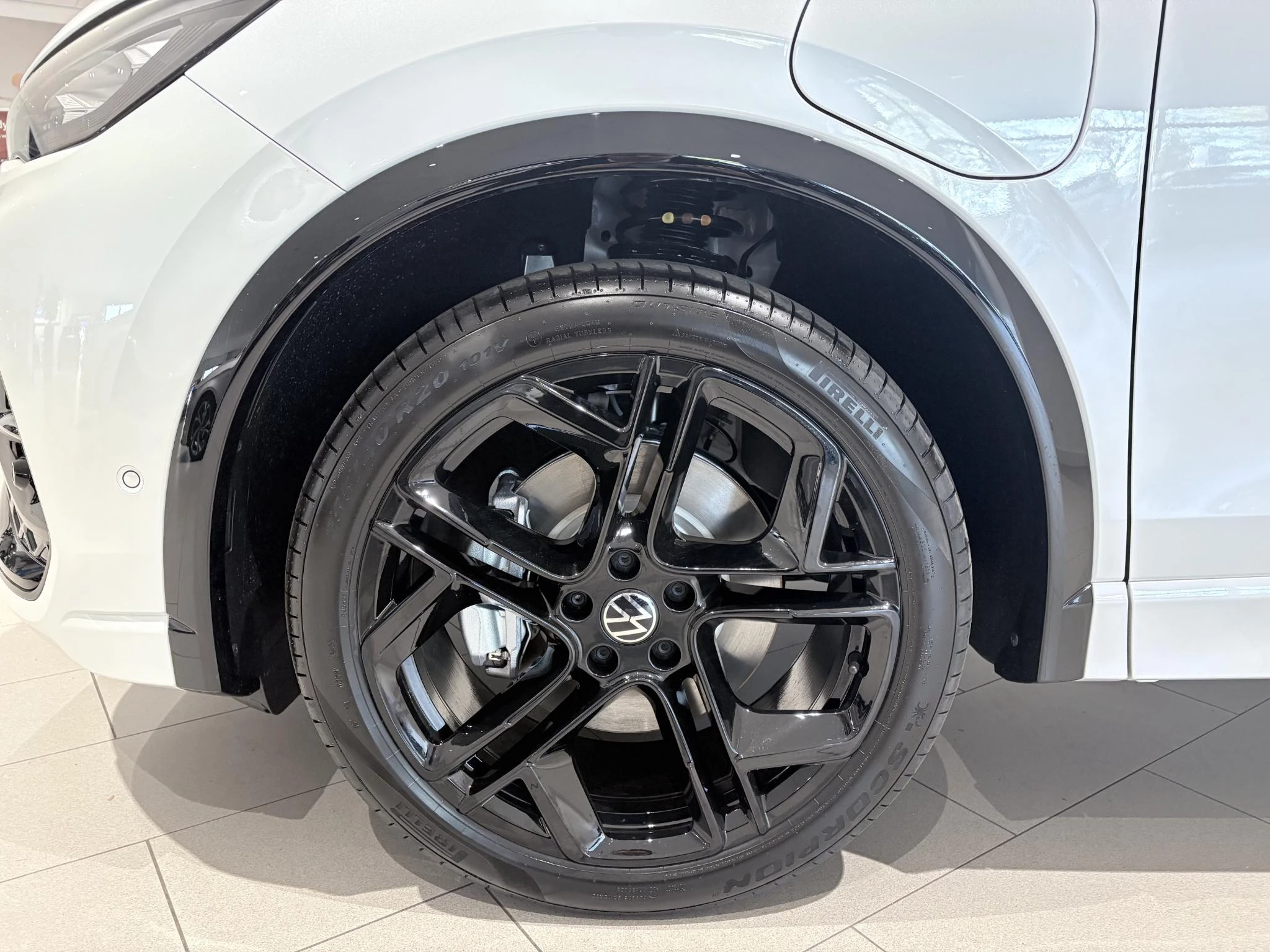 Volkswagen-Tiguan-image-1