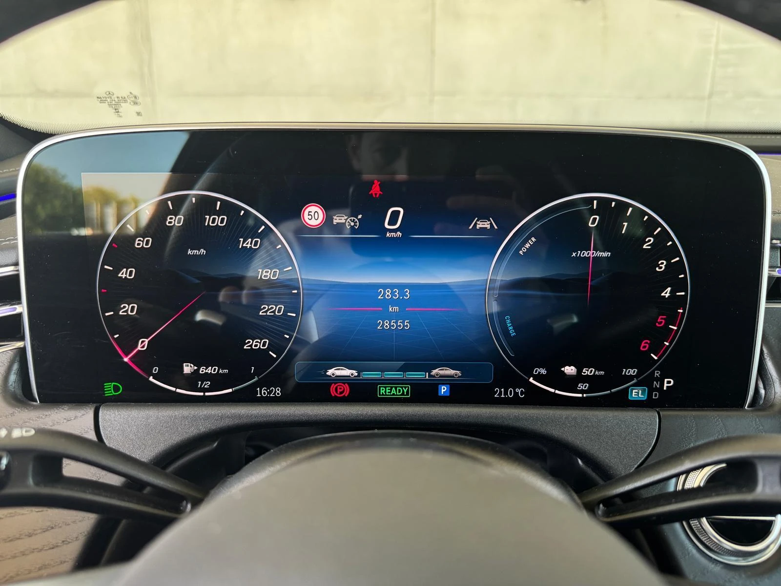 Mercedes-Benz-E-Klasse-image-12