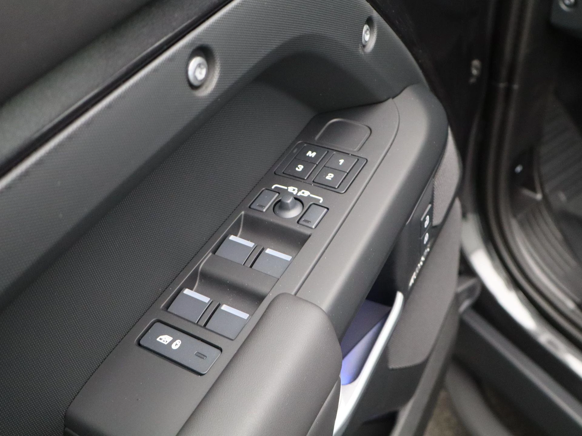 Land Rover Defender 110 2.0 P300e 110 Dynamic Edition