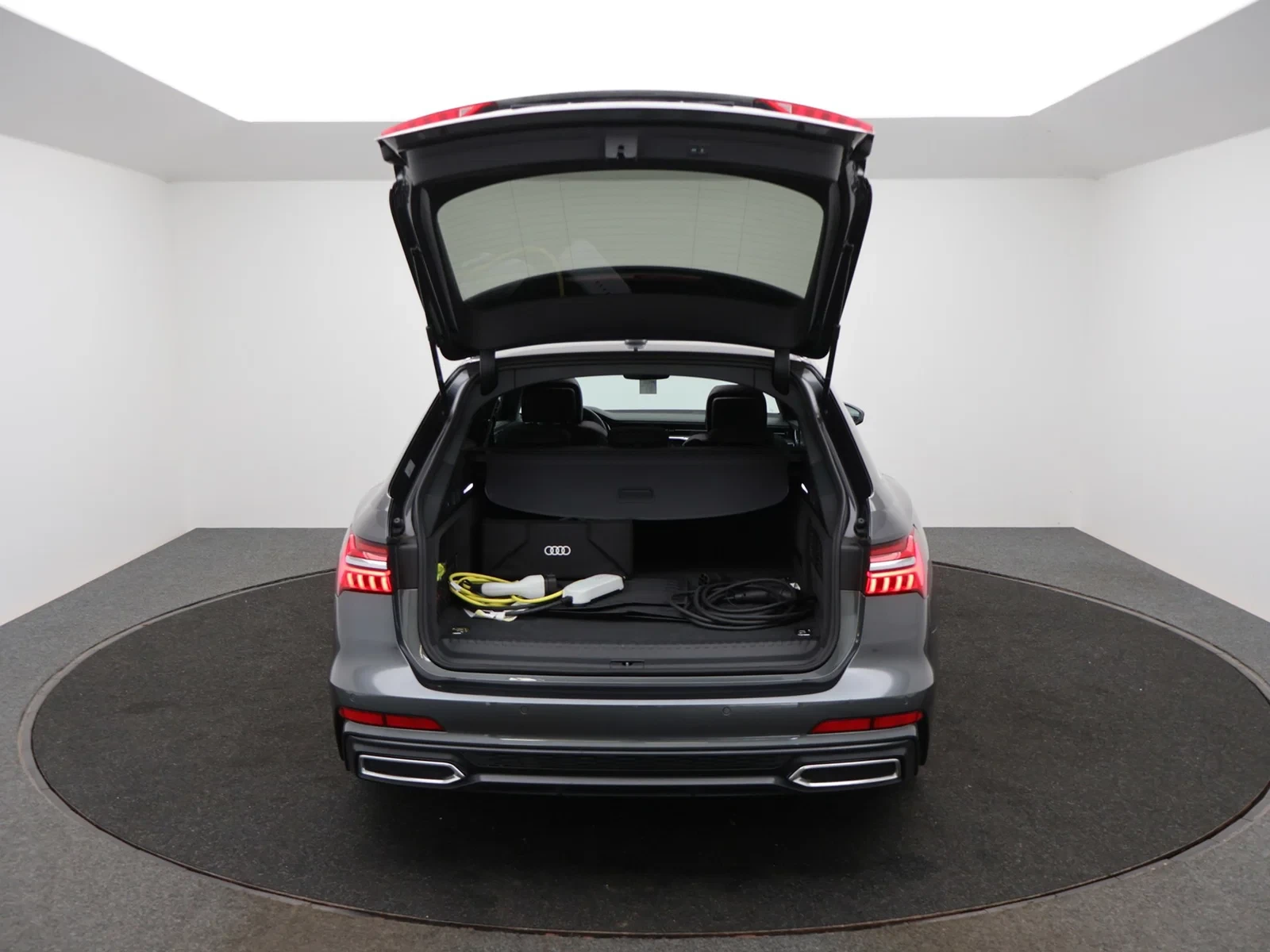 Audi A6 Avant PHEV Audi A6 Avant Business Edition Sport PHEV 50TFSI e QUATTRO 299PK *AUTOMAAT*PANODAK*LEDER*CAMERA*PDC*
