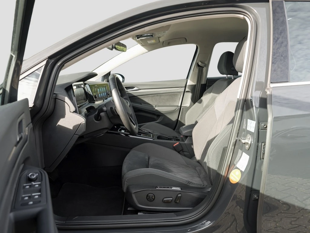 Volkswagen-Golf-image-14