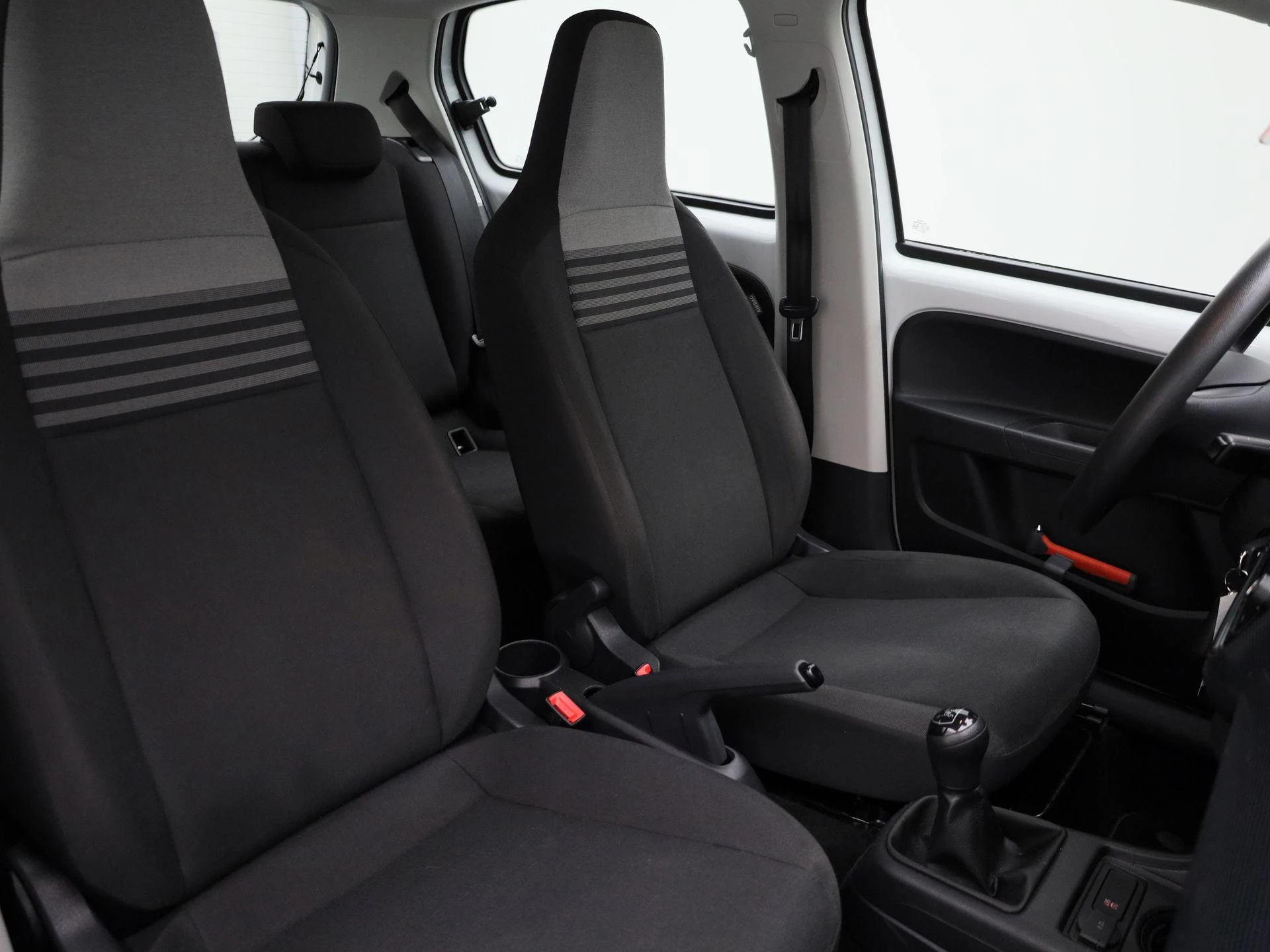 Volkswagen-up!-image-25