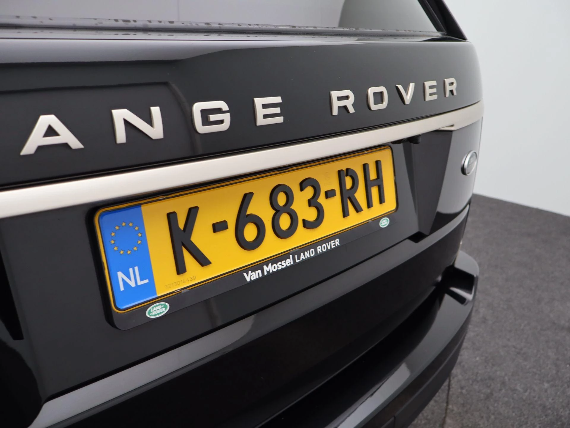 Land Rover Range Rover P400e Fifty