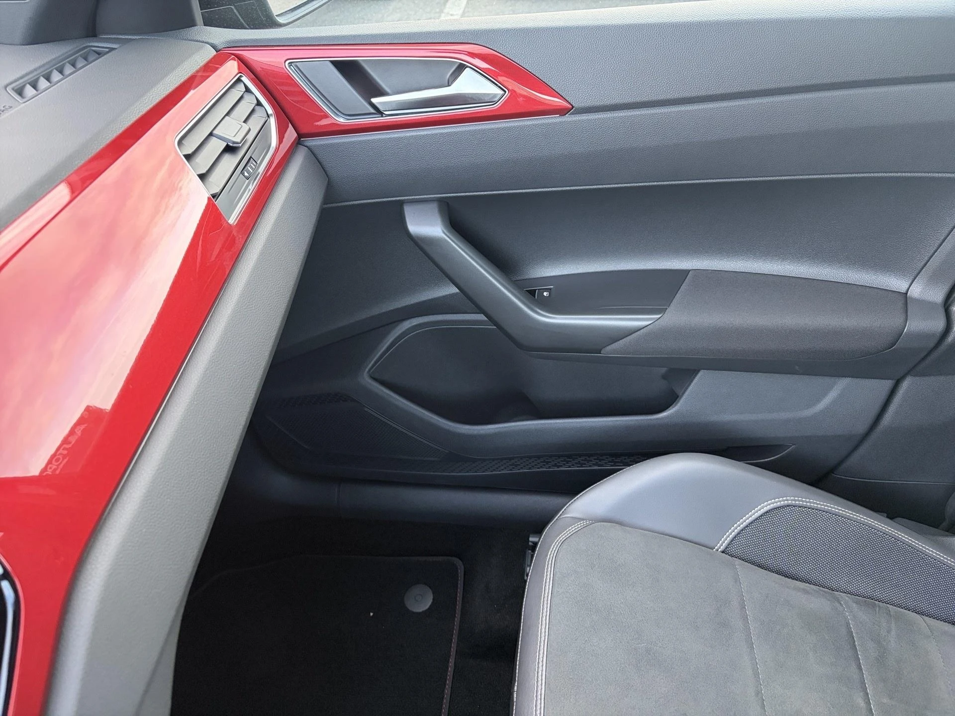 Volkswagen-Polo-image-20
