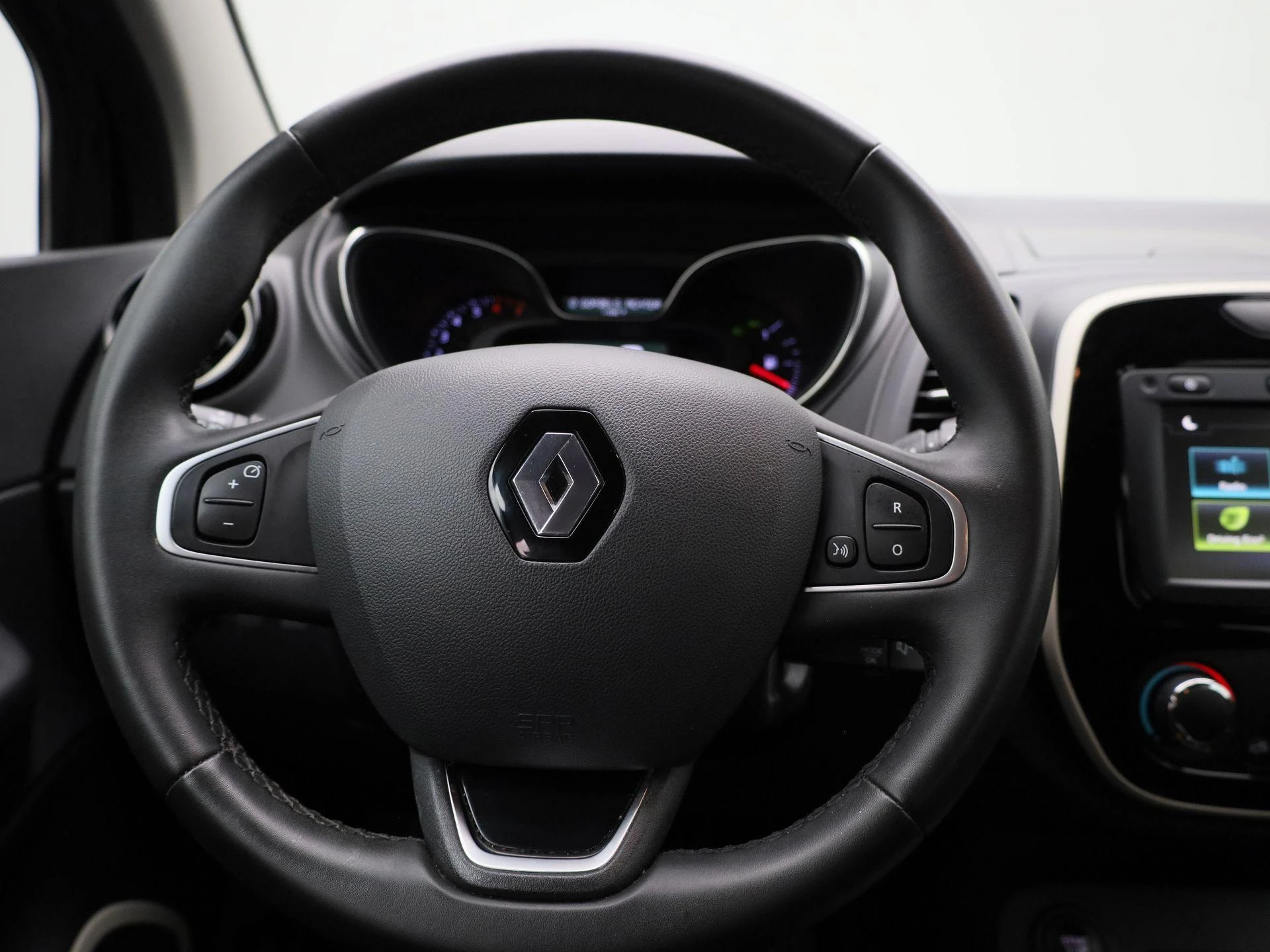 Renault-Captur-image-6