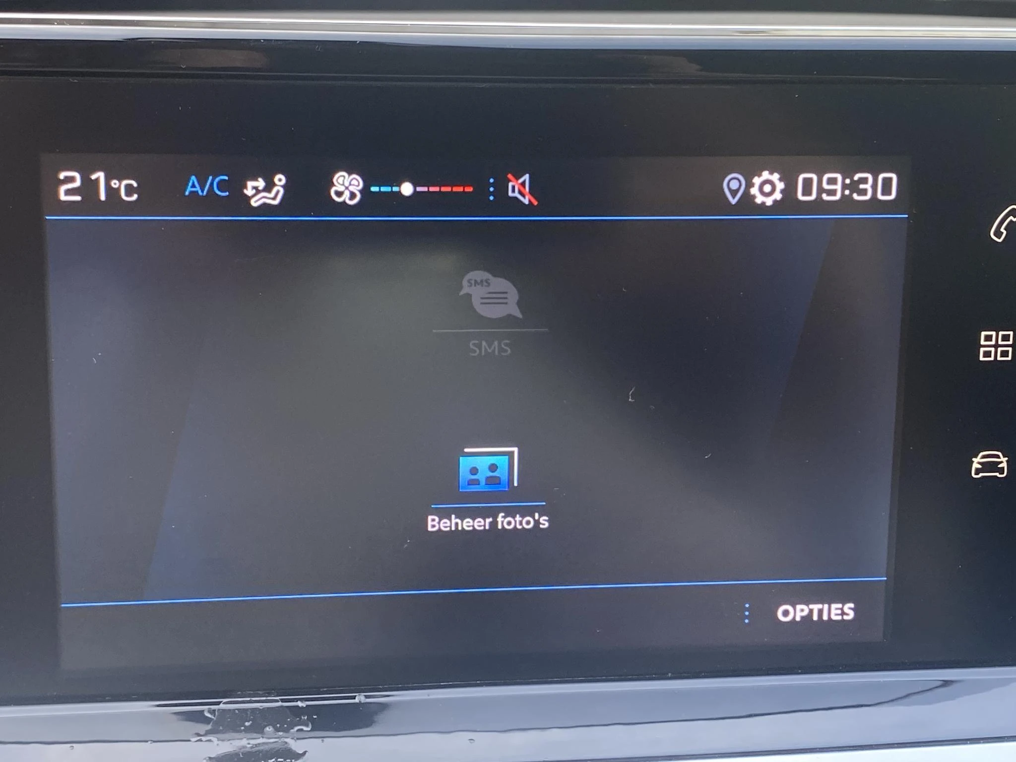 Peugeot-208-image-24