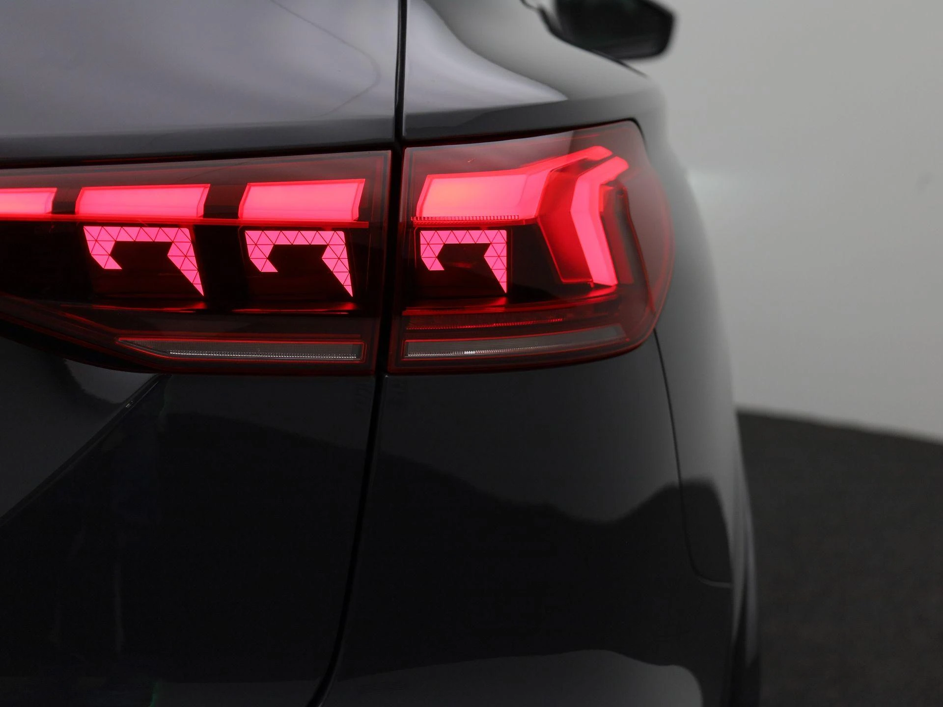 Audi-Q6 e-tron-image-46