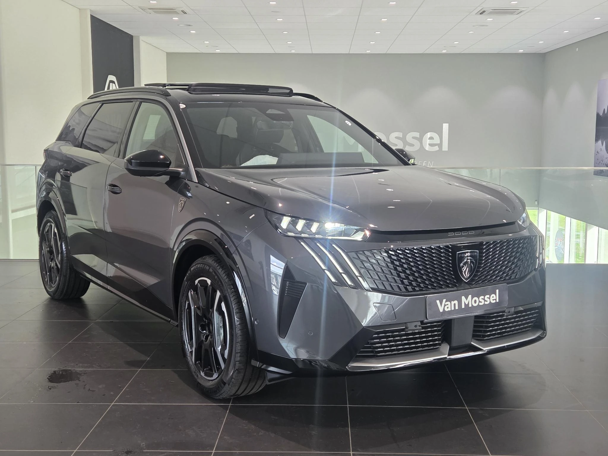 Peugeot-e-5008-image-15