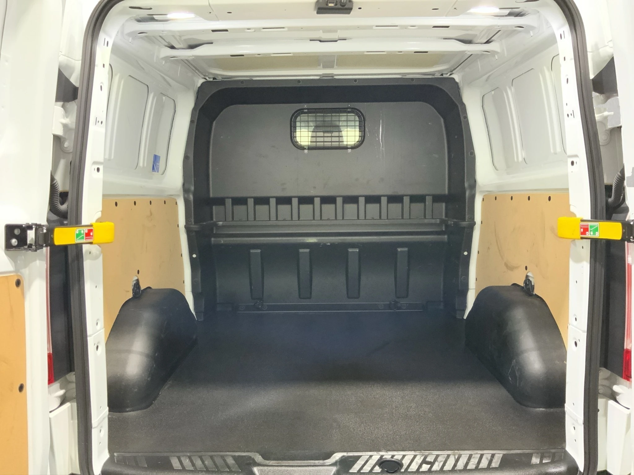 Ford-Transit Custom-image-16
