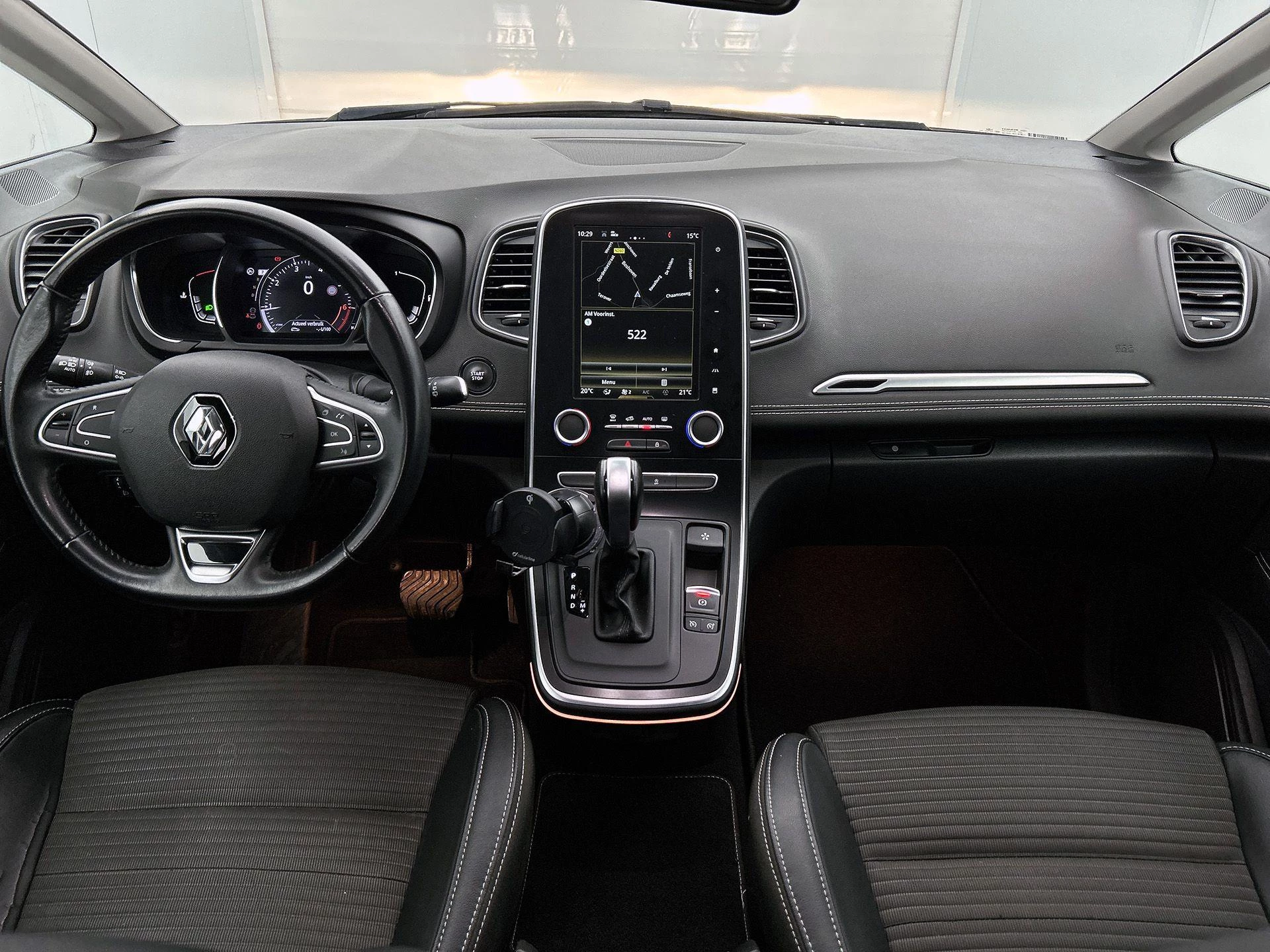 Renault-Scénic-image-18